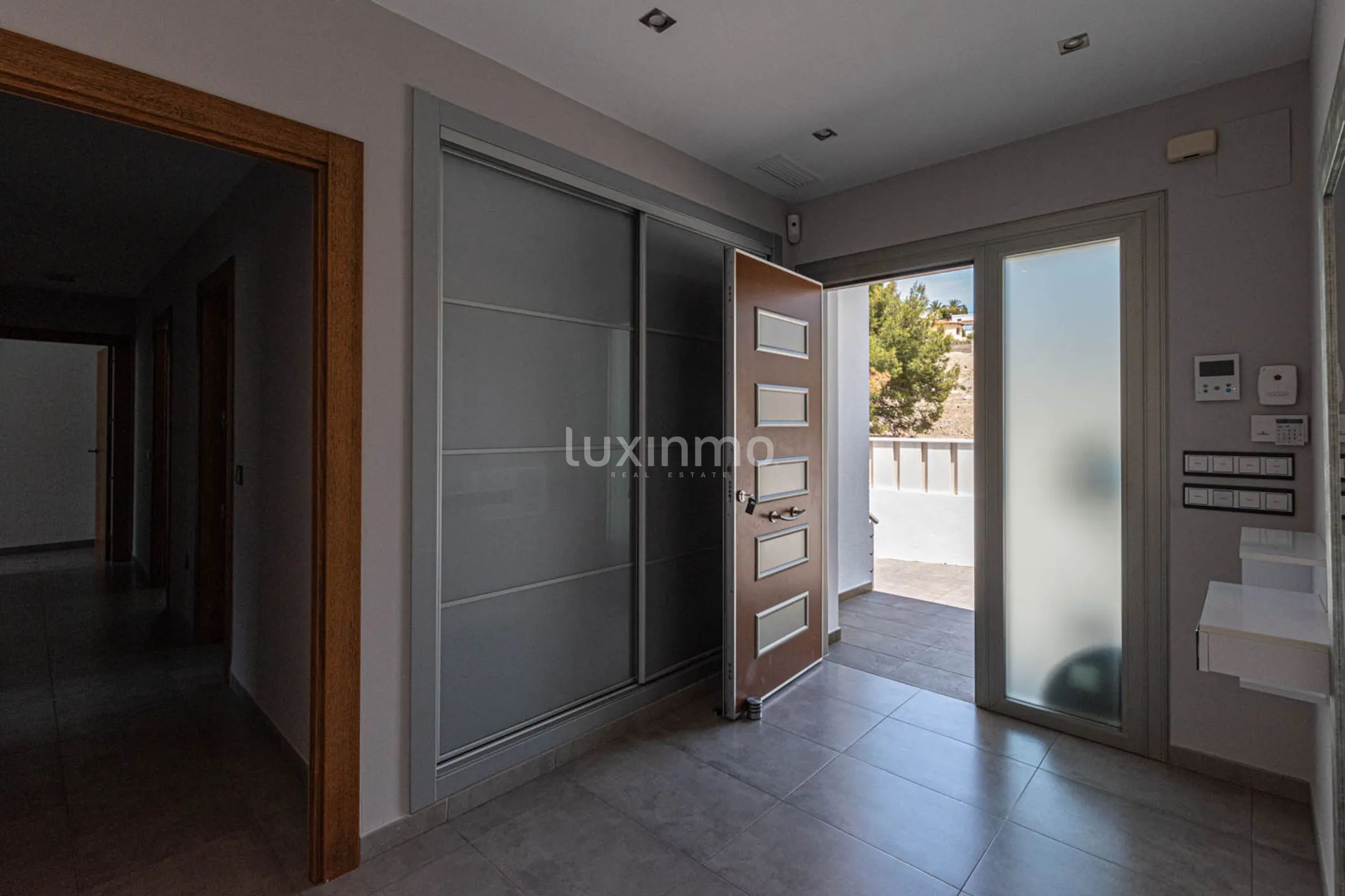 House with sea view for sale in Calpe — photo 17