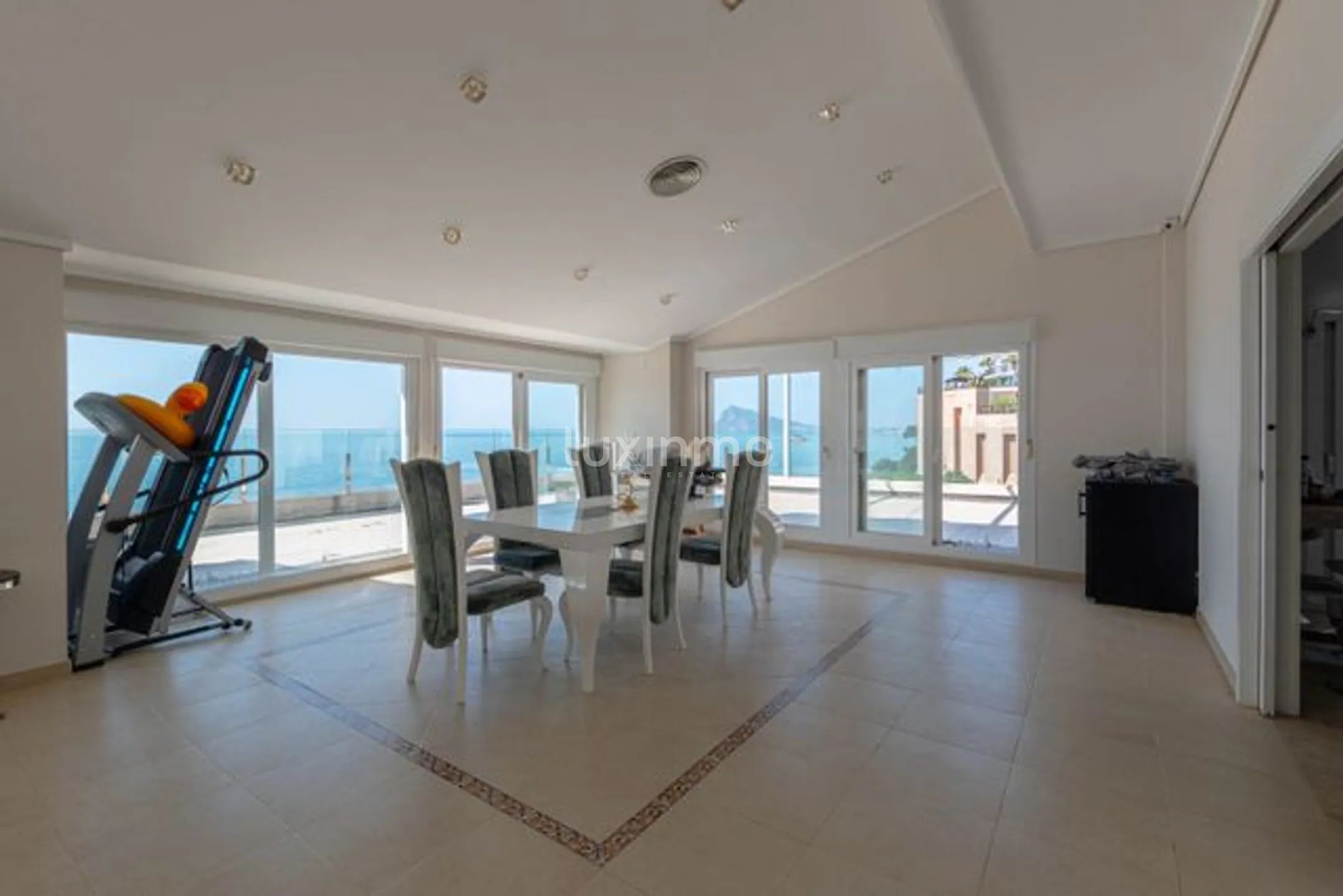 Penthouse with sea views for sale in Mascarat — photo 61