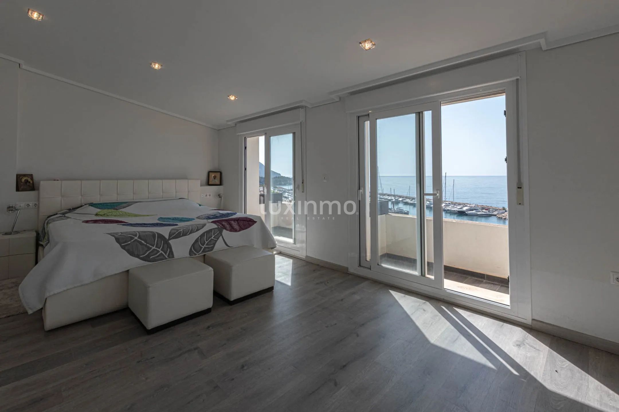 Penthouse with sea views for sale in Mascarat — photo 16