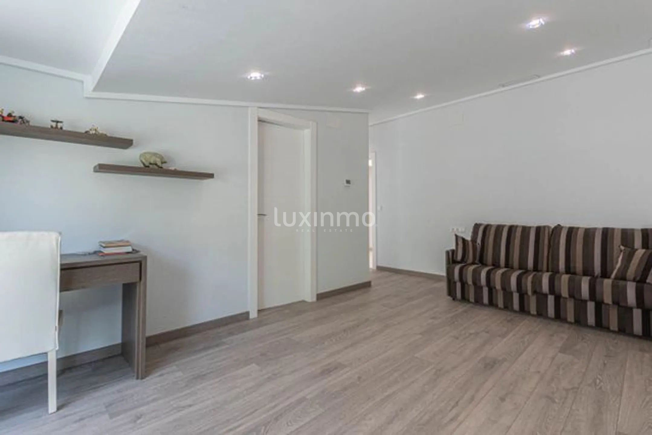 Penthouse with sea views for sale in Mascarat — photo 73