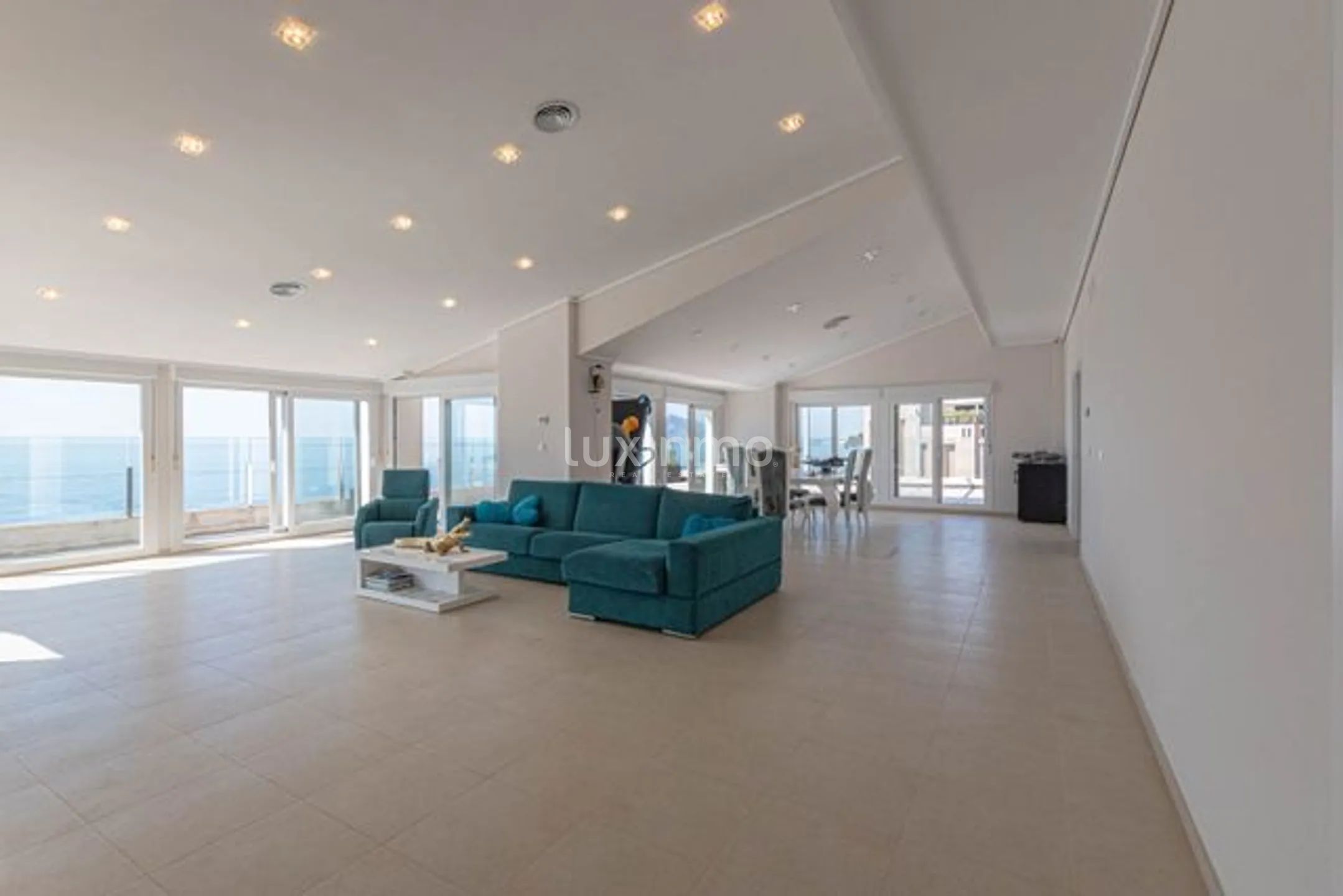 Penthouse with sea views for sale in Mascarat — photo 68