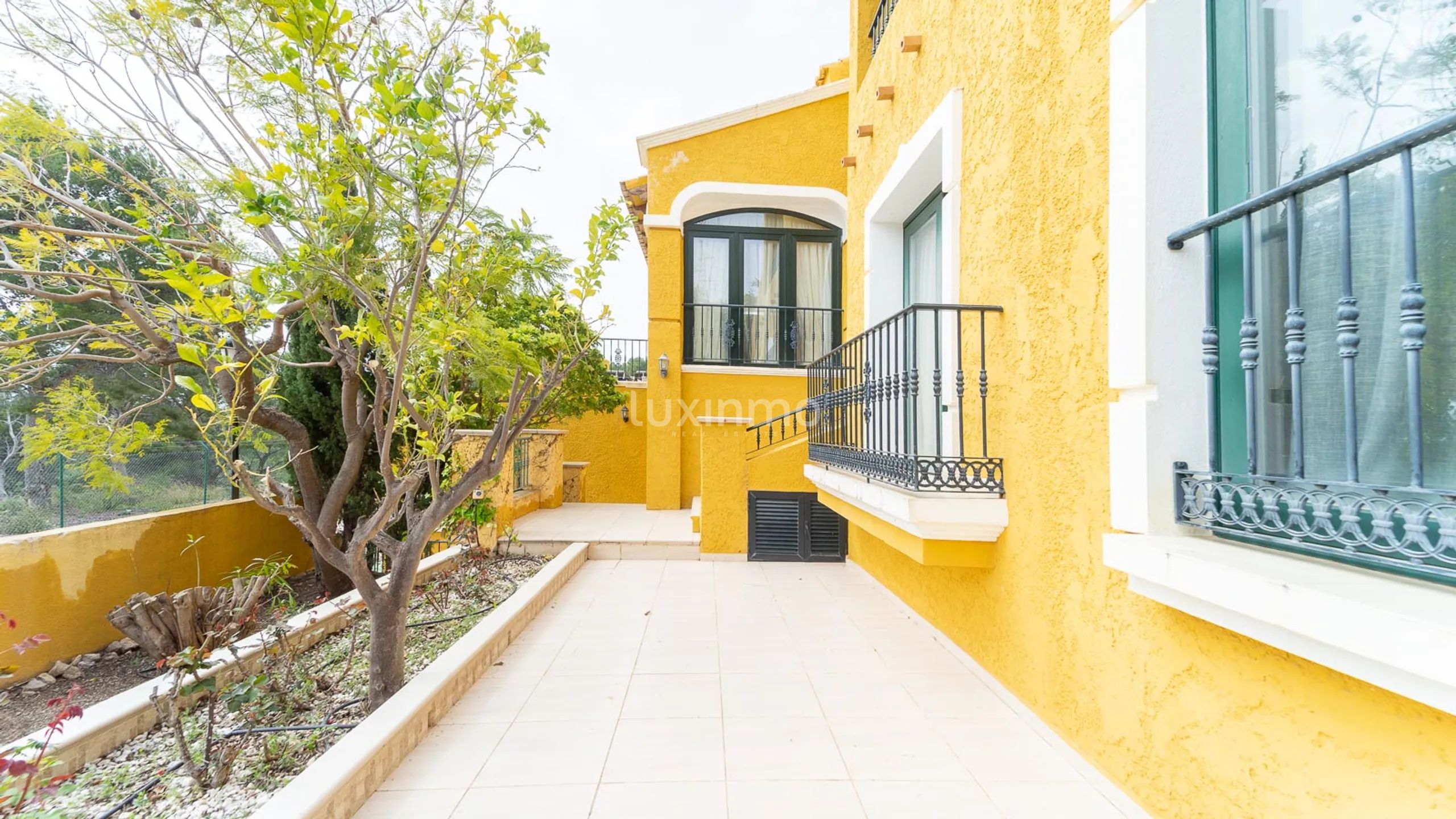 Mediterranean style villa with sea views in Altea Hills — photo 41