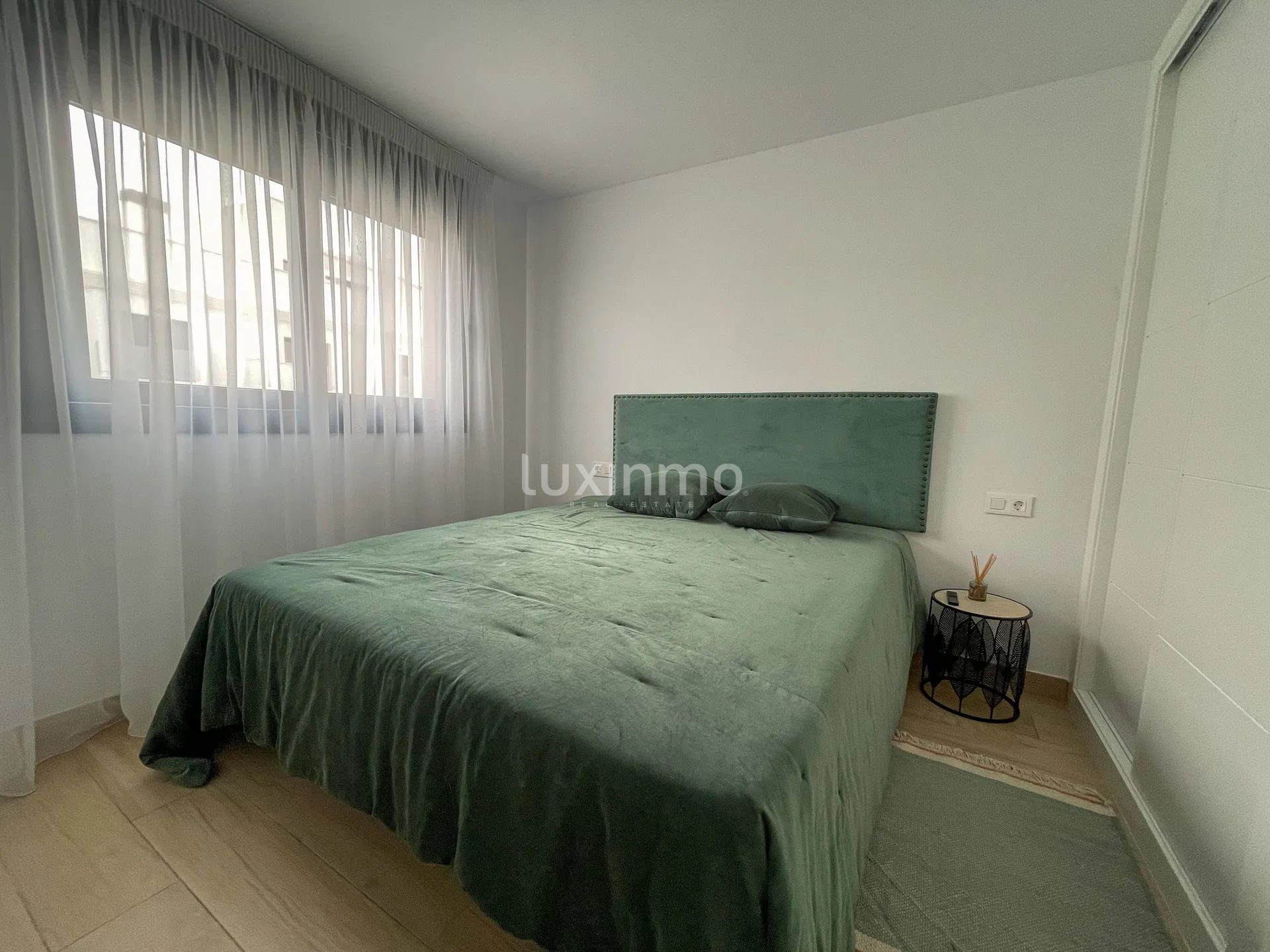 Dom w zabudowie bliźniaczej z basenem do wynajęcia — photo 15