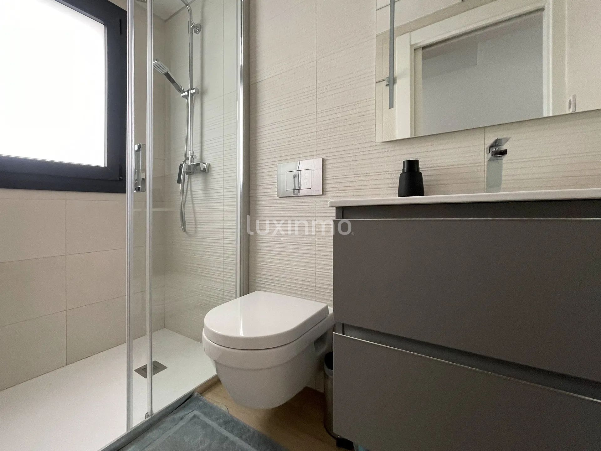 Dom w zabudowie bliźniaczej z basenem do wynajęcia — photo 16