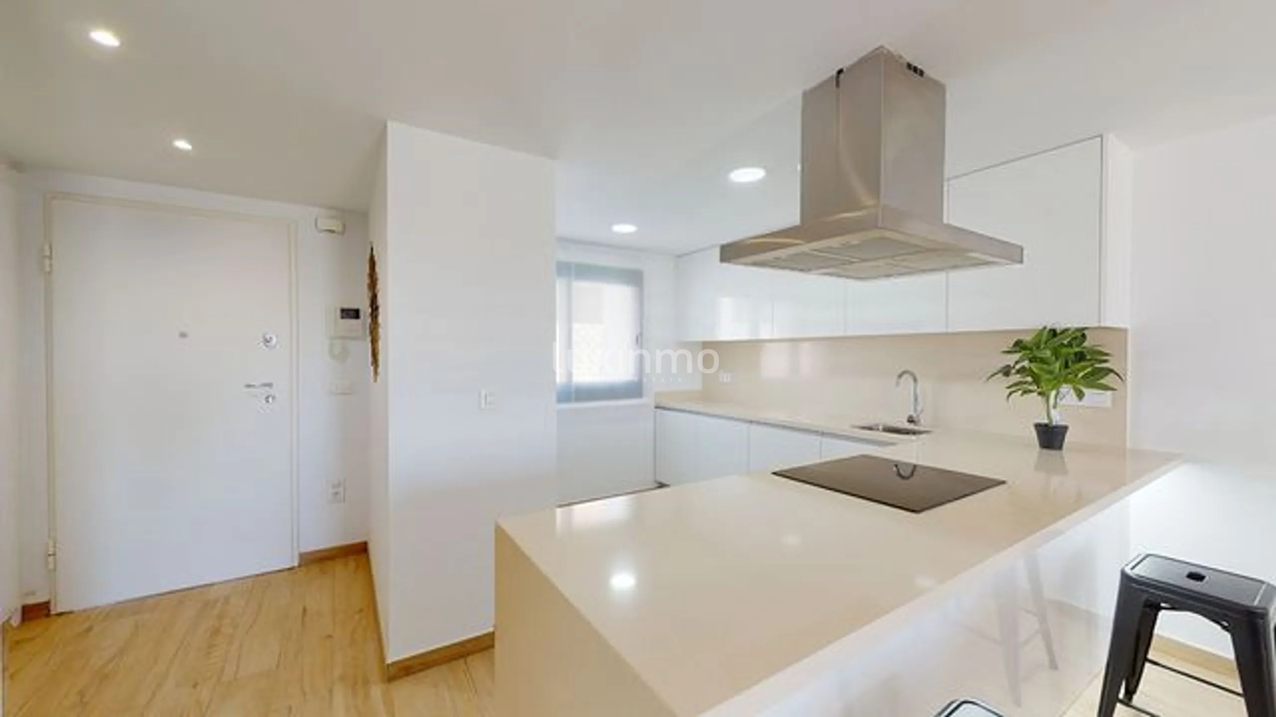 Dom w zabudowie bliźniaczej z basenem do wynajęcia — photo 12