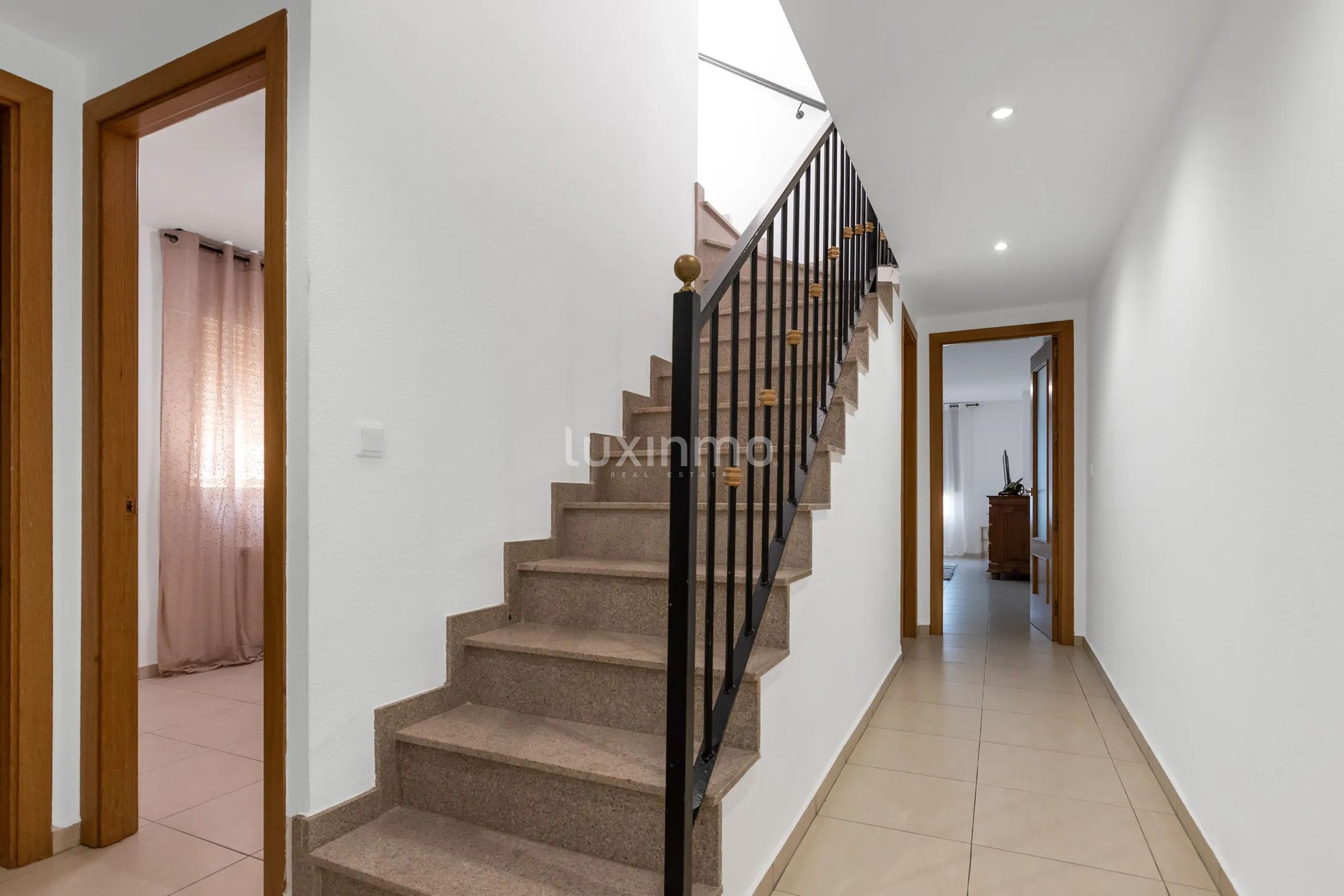 Schönes Duplex mit großer Sonnenterrasse zu vermieten — photo 5