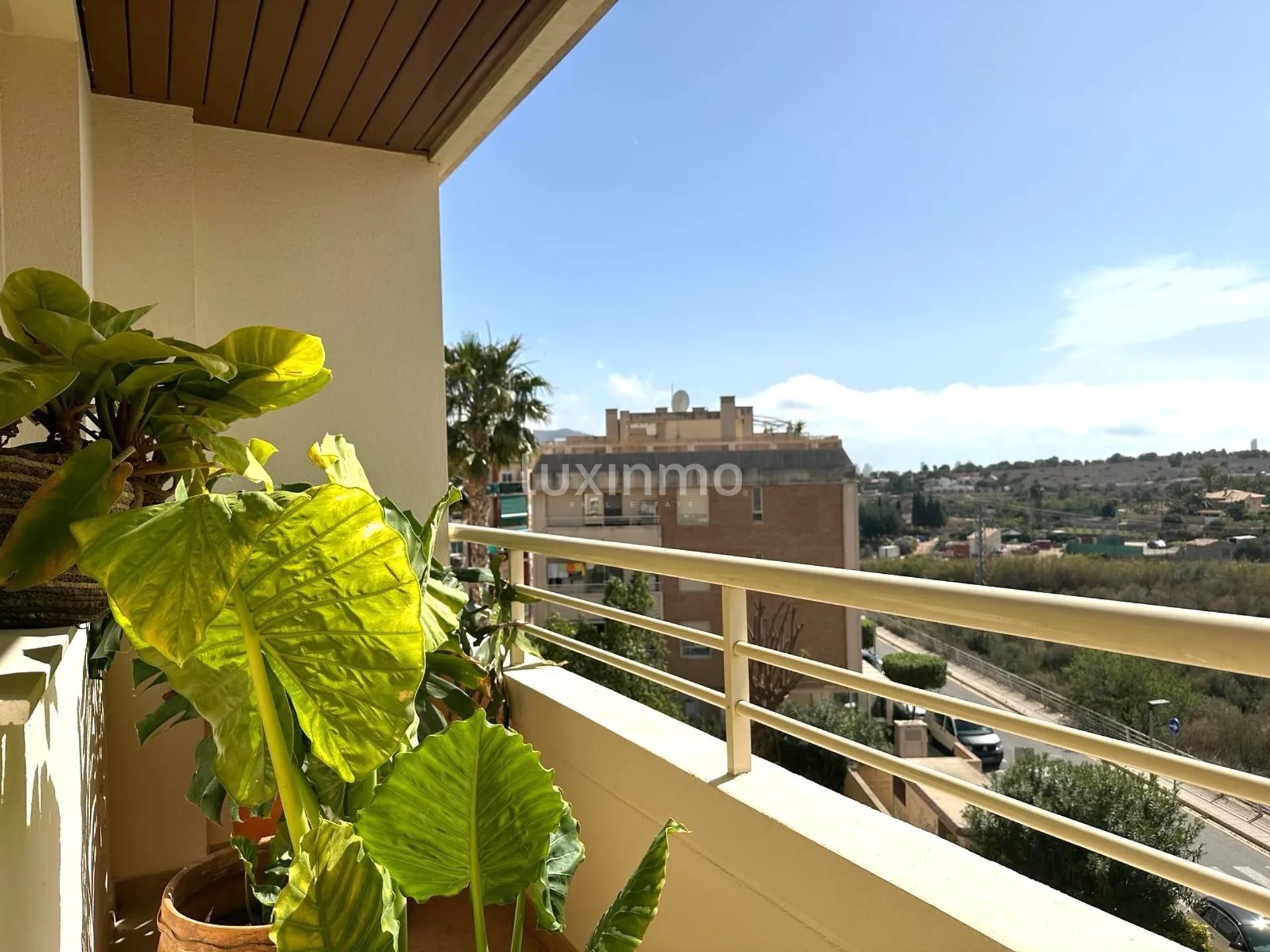 Schönes Duplex mit großer Sonnenterrasse zu vermieten — photo 18