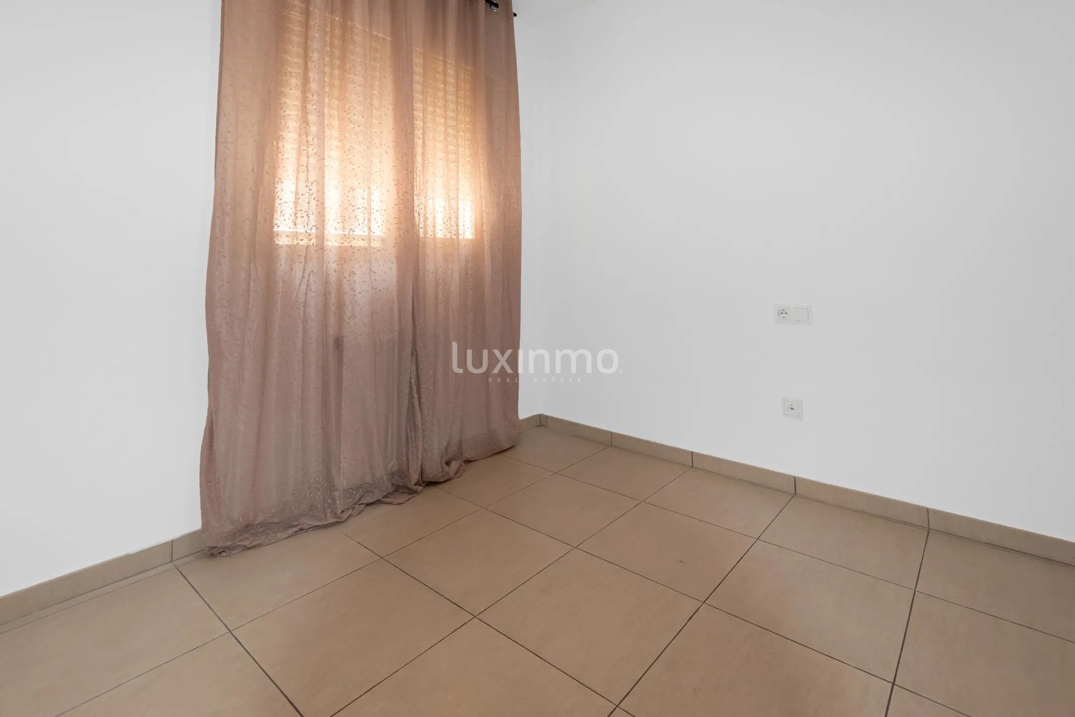 Schönes Duplex mit großer Sonnenterrasse zu vermieten — photo 9