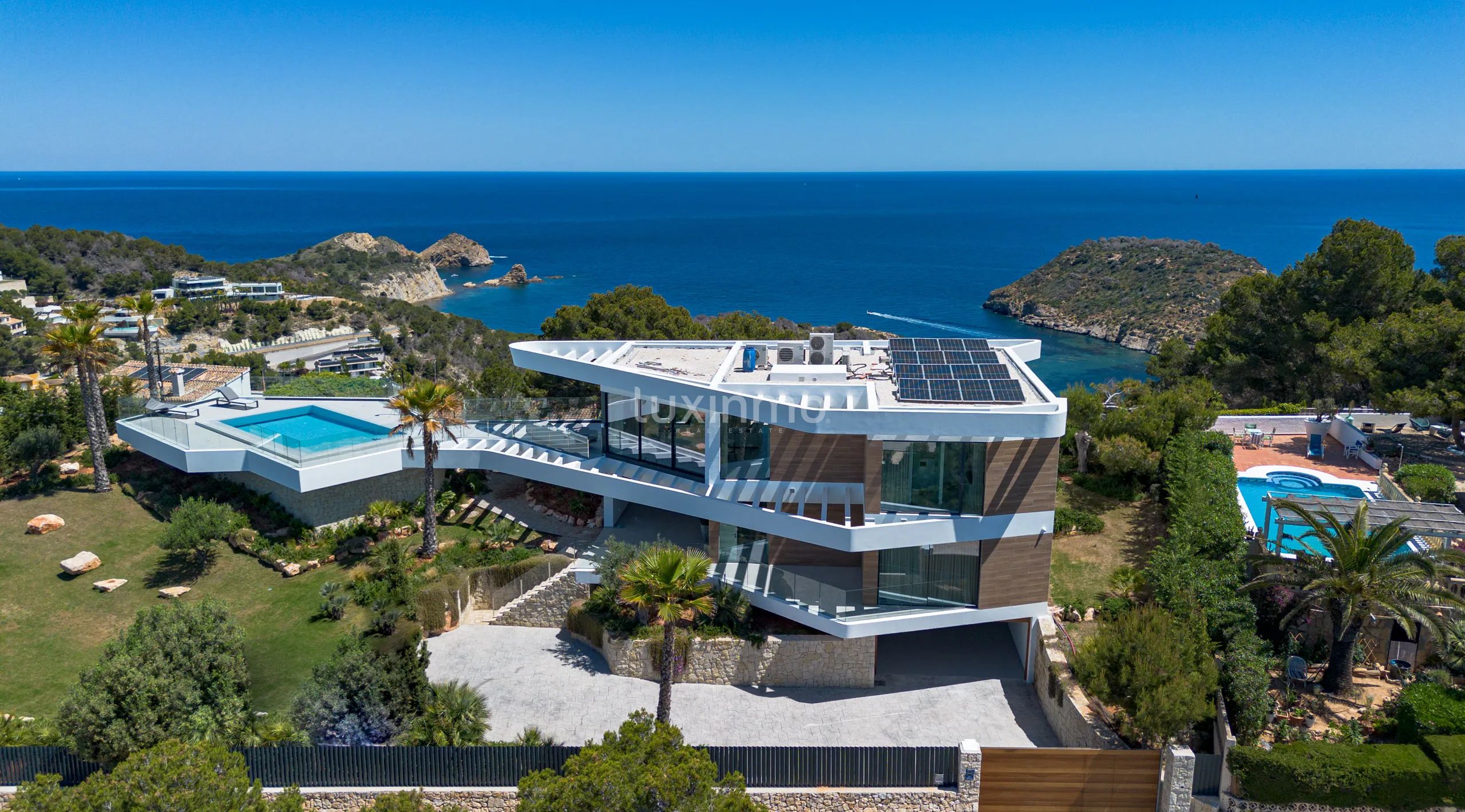 Magnificent key-ready villa in Javea with marvellous views — photo 14