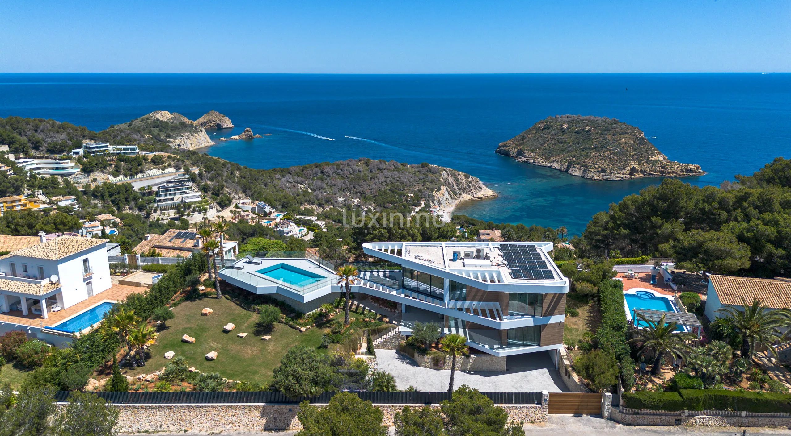 Magnificent key-ready villa in Javea with marvellous views — photo 1