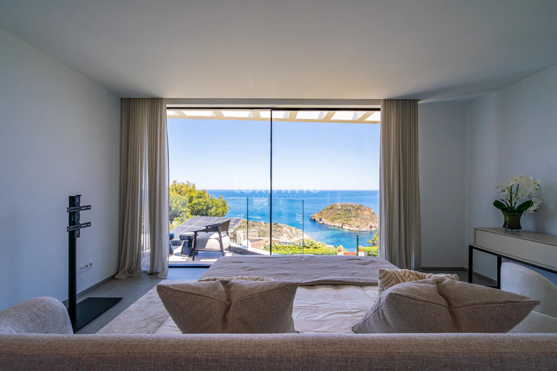 Magnificent key-ready villa in Javea with marvellous views — photo 16