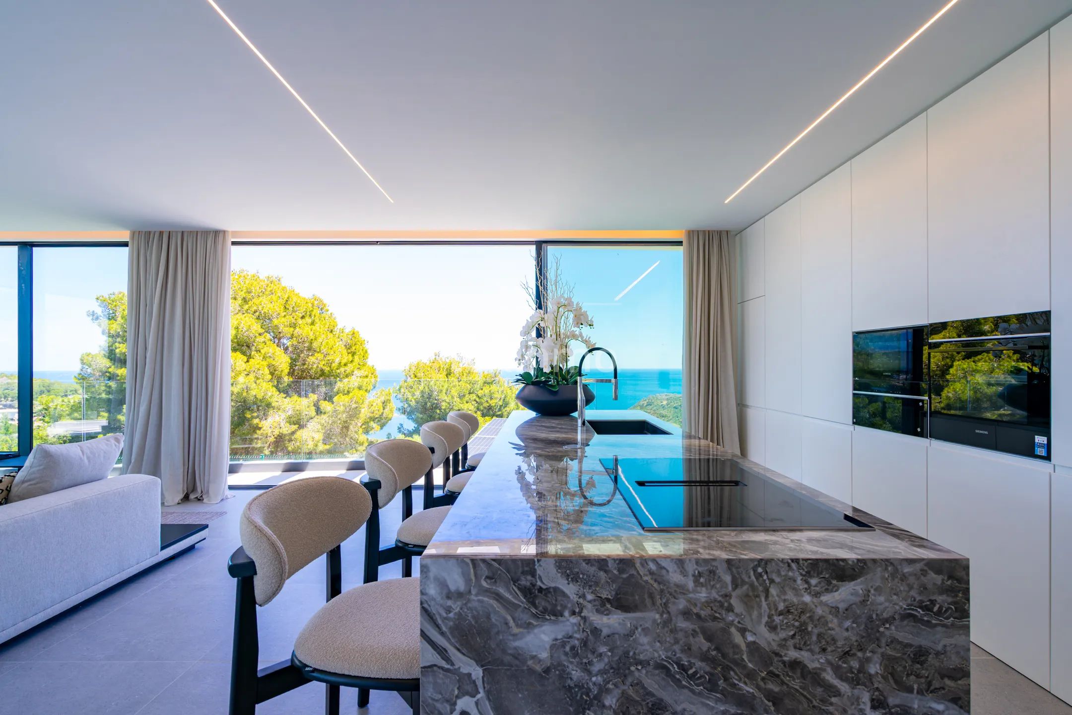 Magnificent key-ready villa in Javea with marvellous views — photo 8