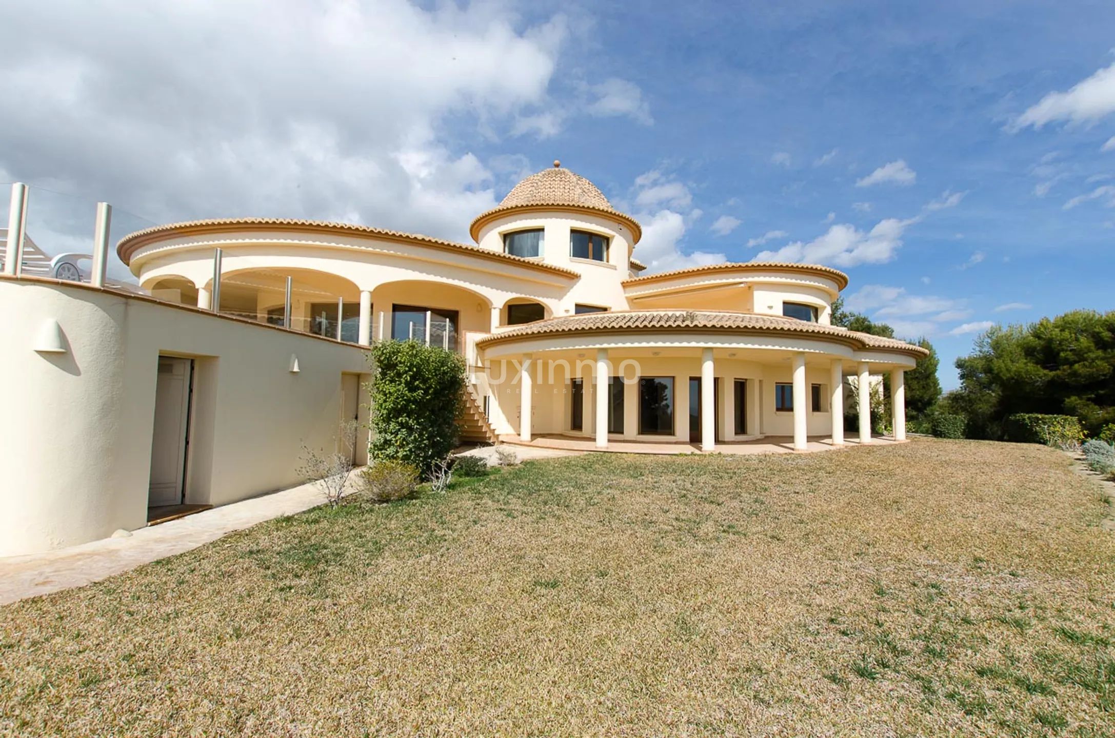 Exklusive Villa in Calpe mit herrlichem Ausblick langfristig zu vermieten — photo 41