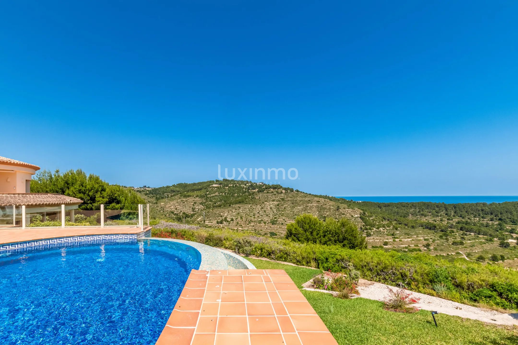 Exklusive Villa in Calpe mit herrlichem Ausblick langfristig zu vermieten — photo 43