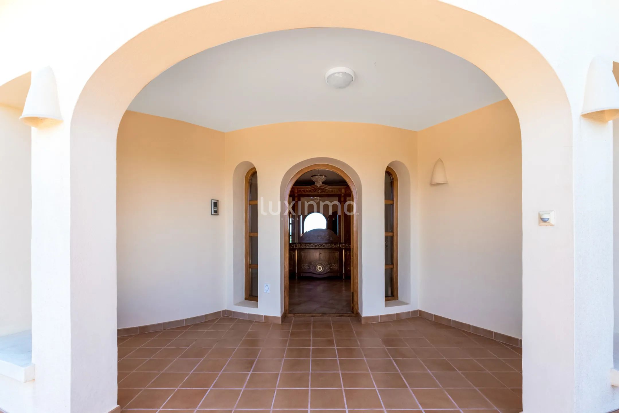 Exklusive Villa in Calpe mit herrlichem Ausblick langfristig zu vermieten — photo 39