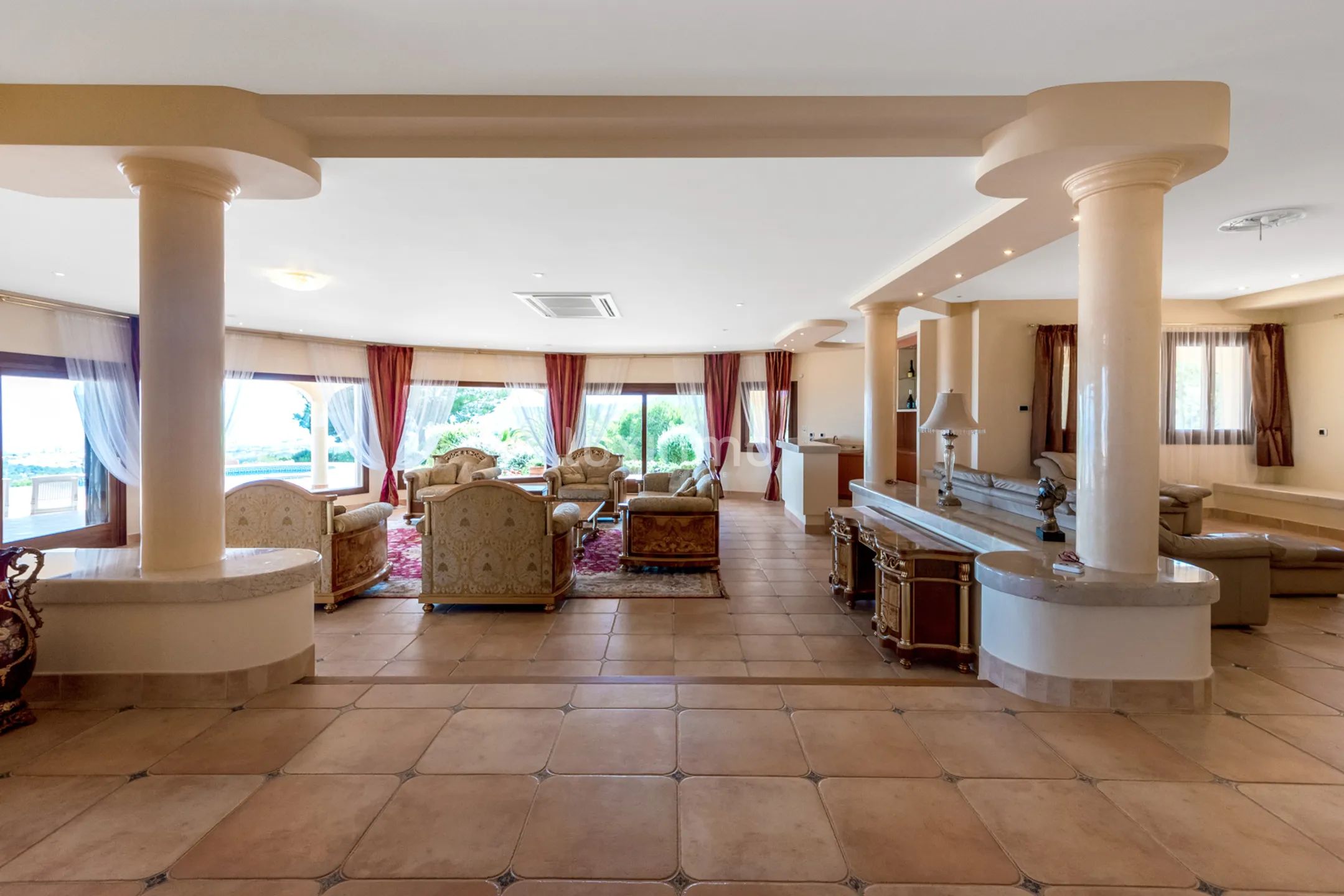 Exklusive Villa in Calpe mit herrlichem Ausblick langfristig zu vermieten — photo 25