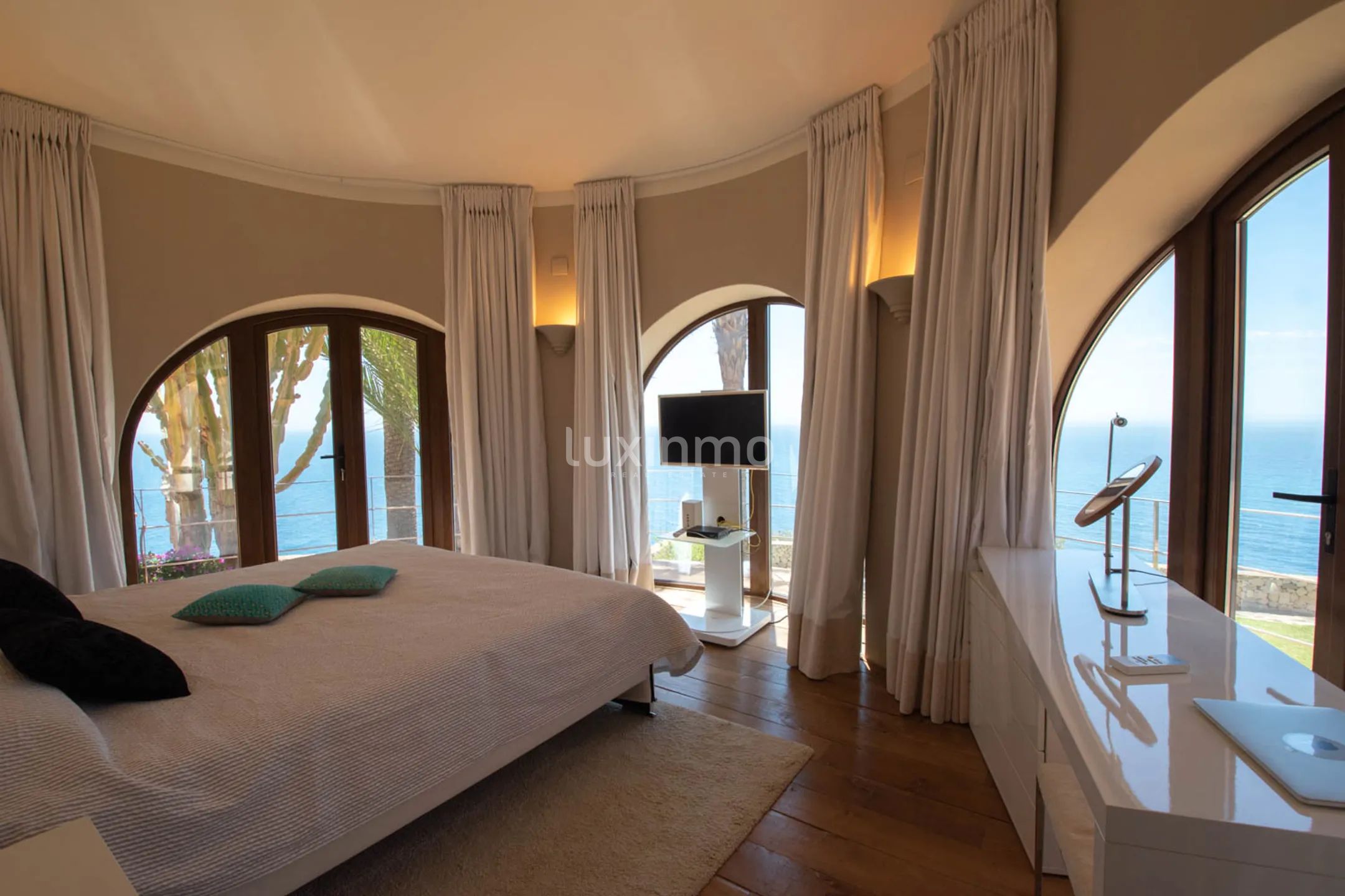 Unique villa in front of the sea in Javea — photo 37