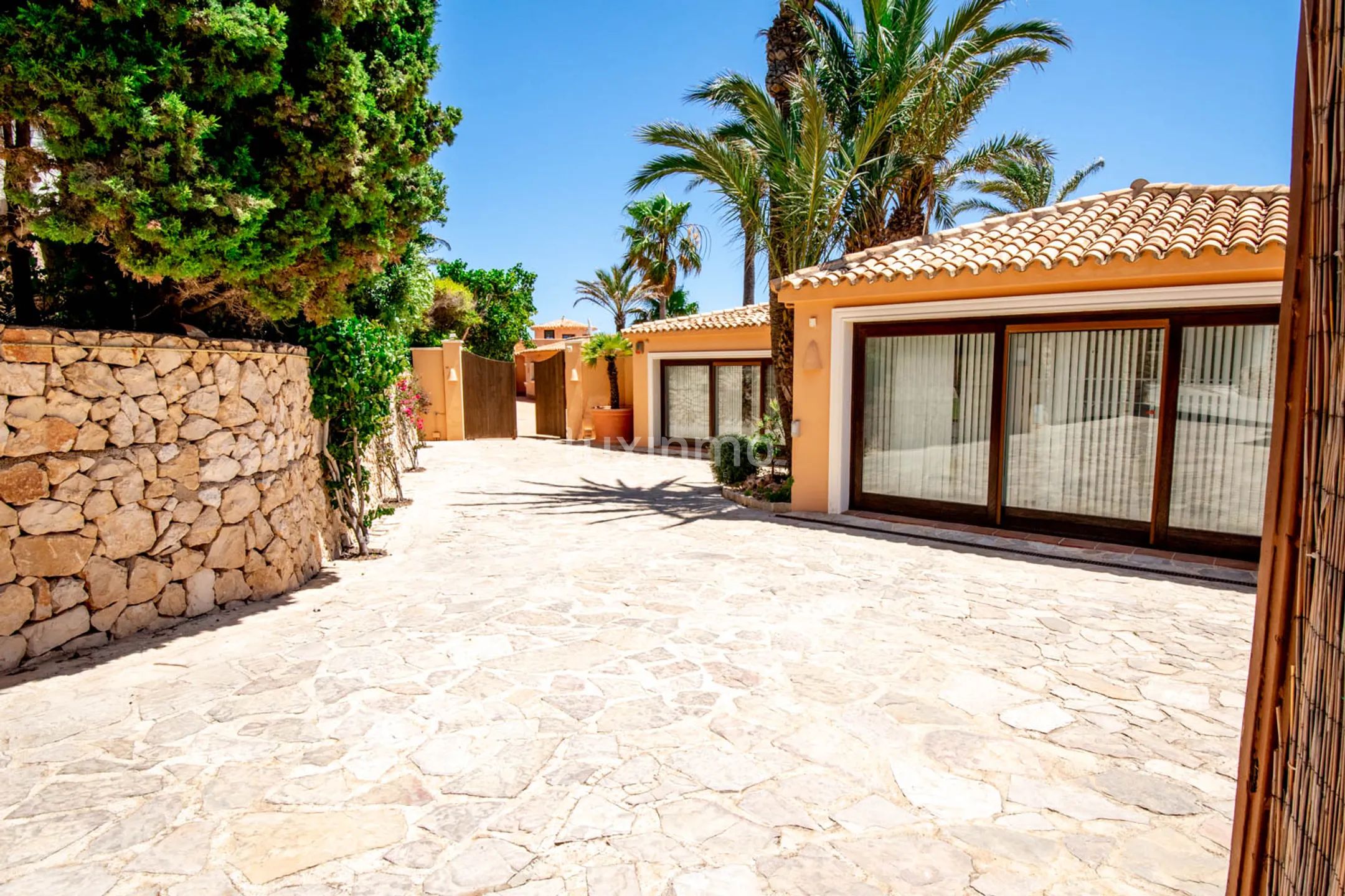 Unique villa in front of the sea in Javea — photo 67