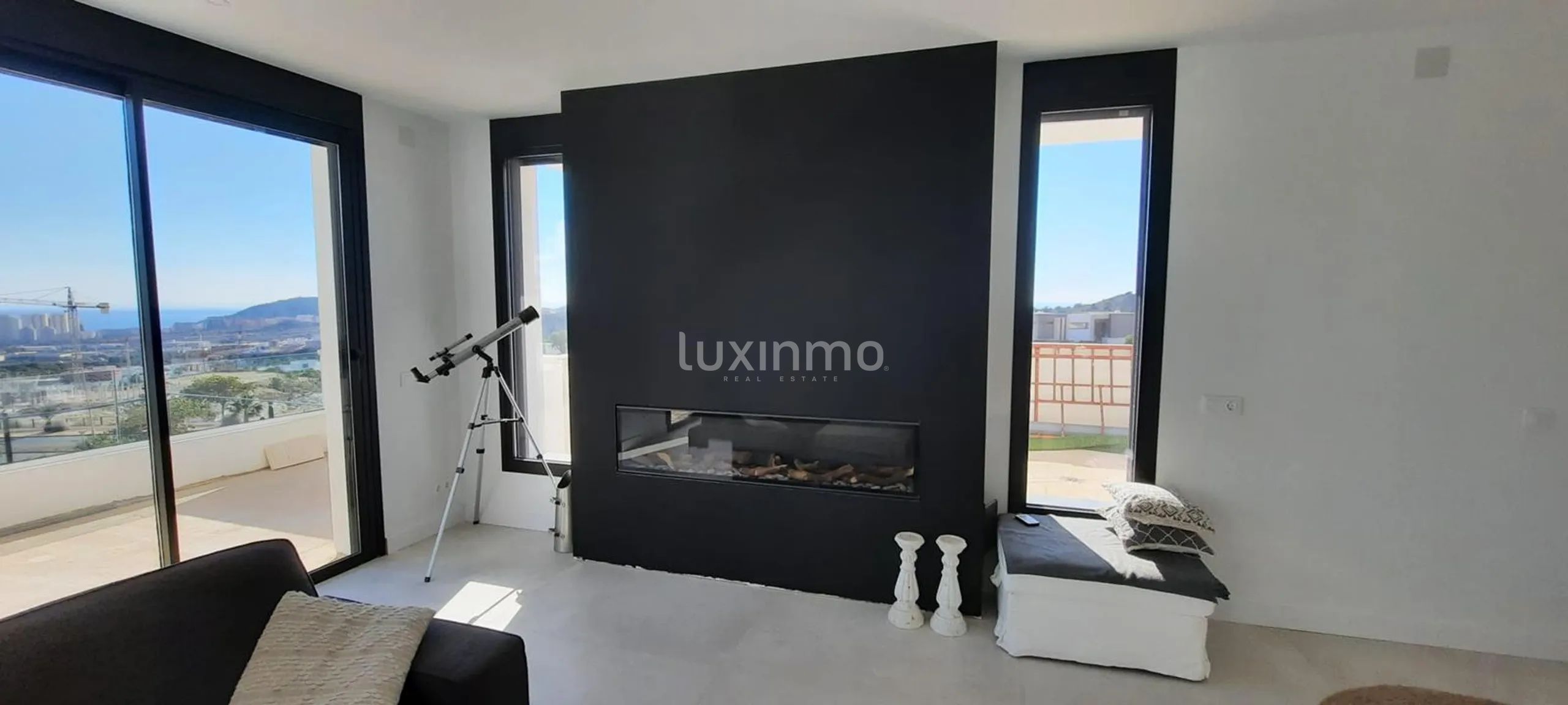 Grande villa moderne très bien placée avec vue panoramique sur la mer à vendre à Finestrat — photo 11