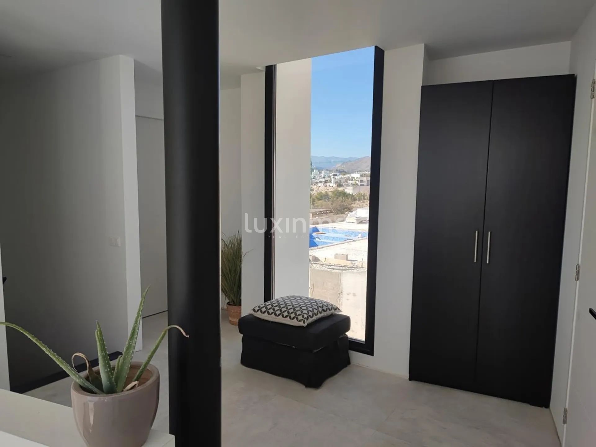 Grande villa moderne très bien placée avec vue panoramique sur la mer à vendre à Finestrat — photo 21