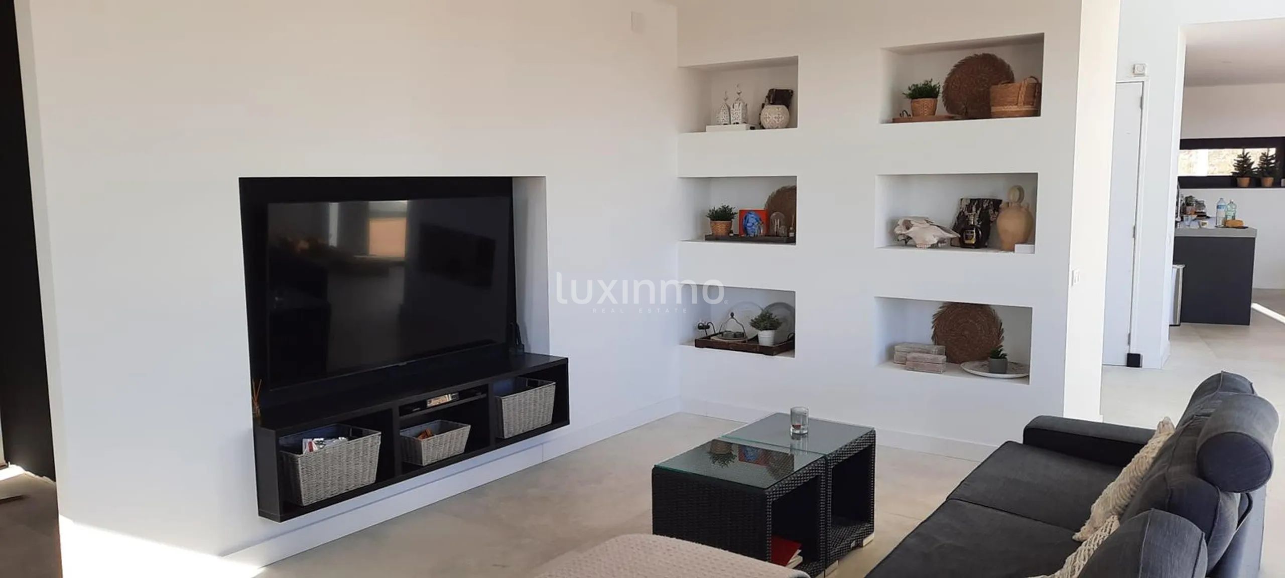 Grande villa moderne très bien placée avec vue panoramique sur la mer à vendre à Finestrat — photo 14