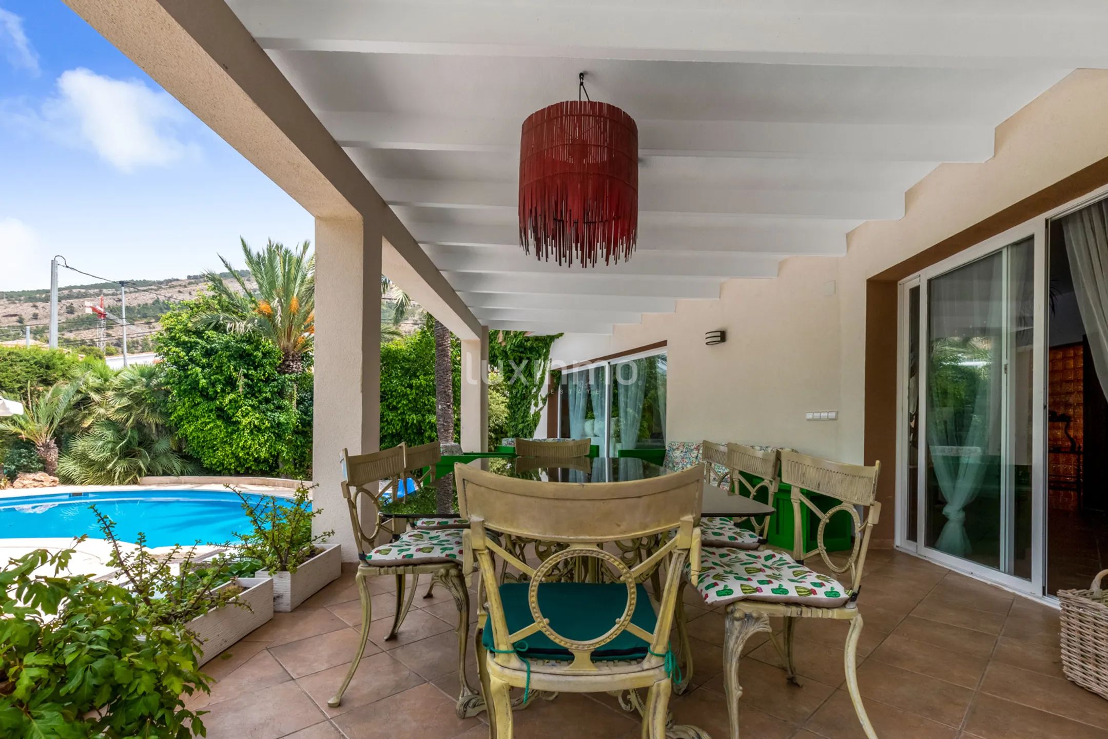 Preciosa villa con piscina y vistas panorámicas en venta en Albir — photo 5