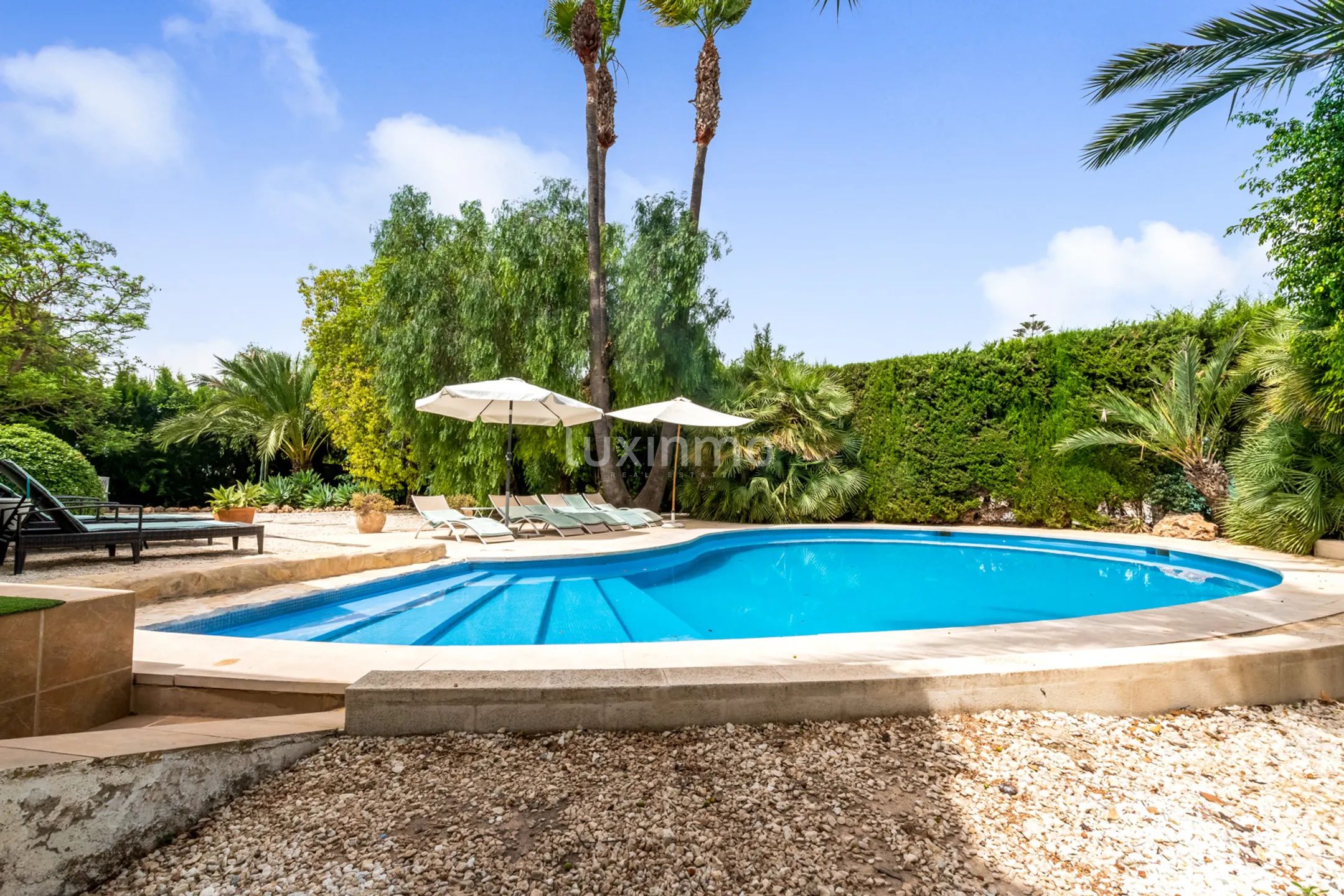 Preciosa villa con piscina y vistas panorámicas en venta en Albir — photo 2