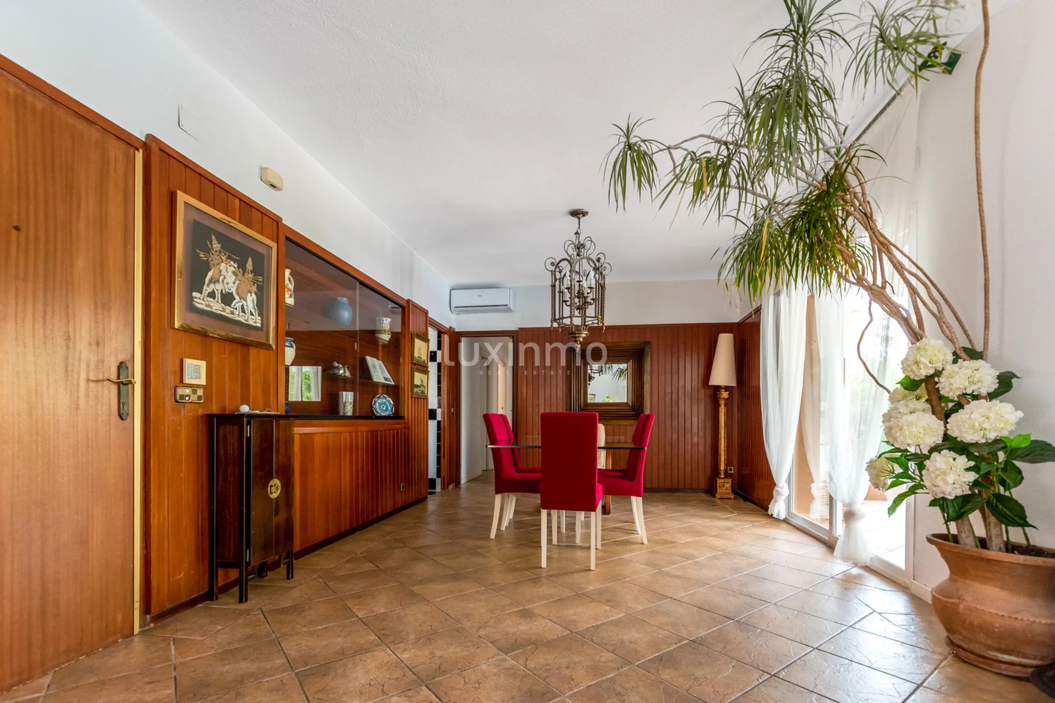 Preciosa villa con piscina y vistas panorámicas en venta en Albir — photo 9