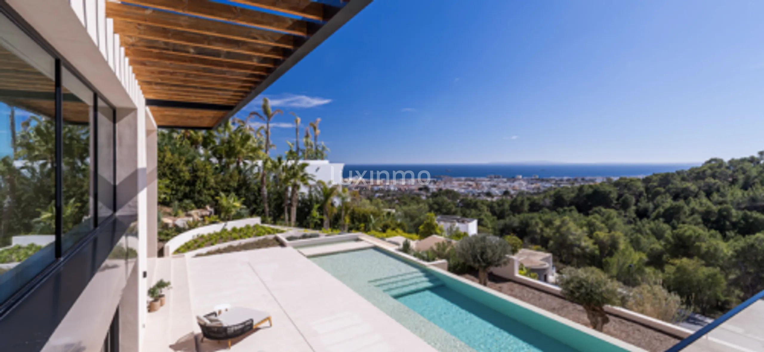 A vendre villa de luxe, neuve et moderne, avec vue panoramique sur la mer, au sommet de la ville d'Ibiza — photo 21