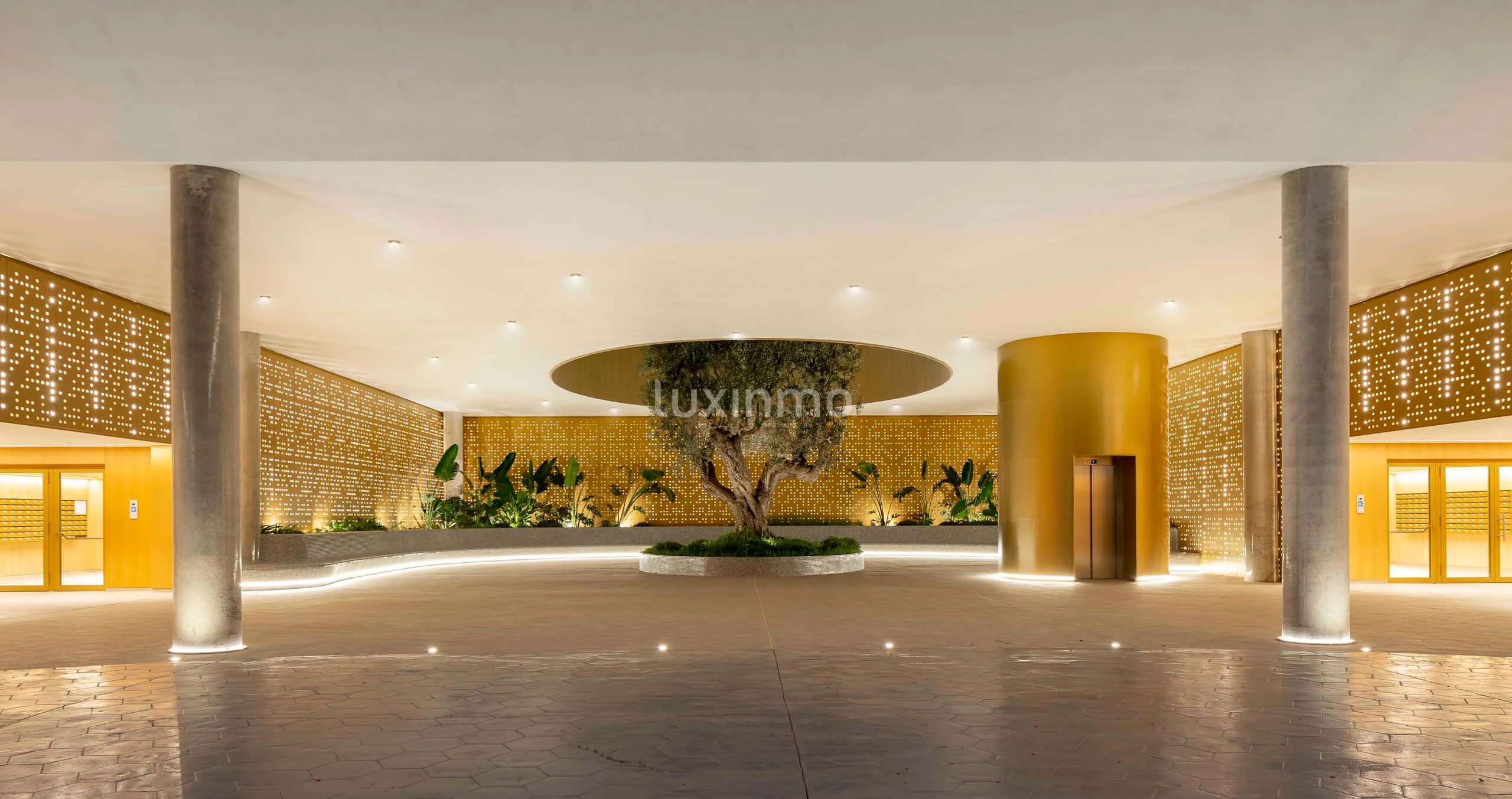 Buy top floor apartment in Intempo — photo 14