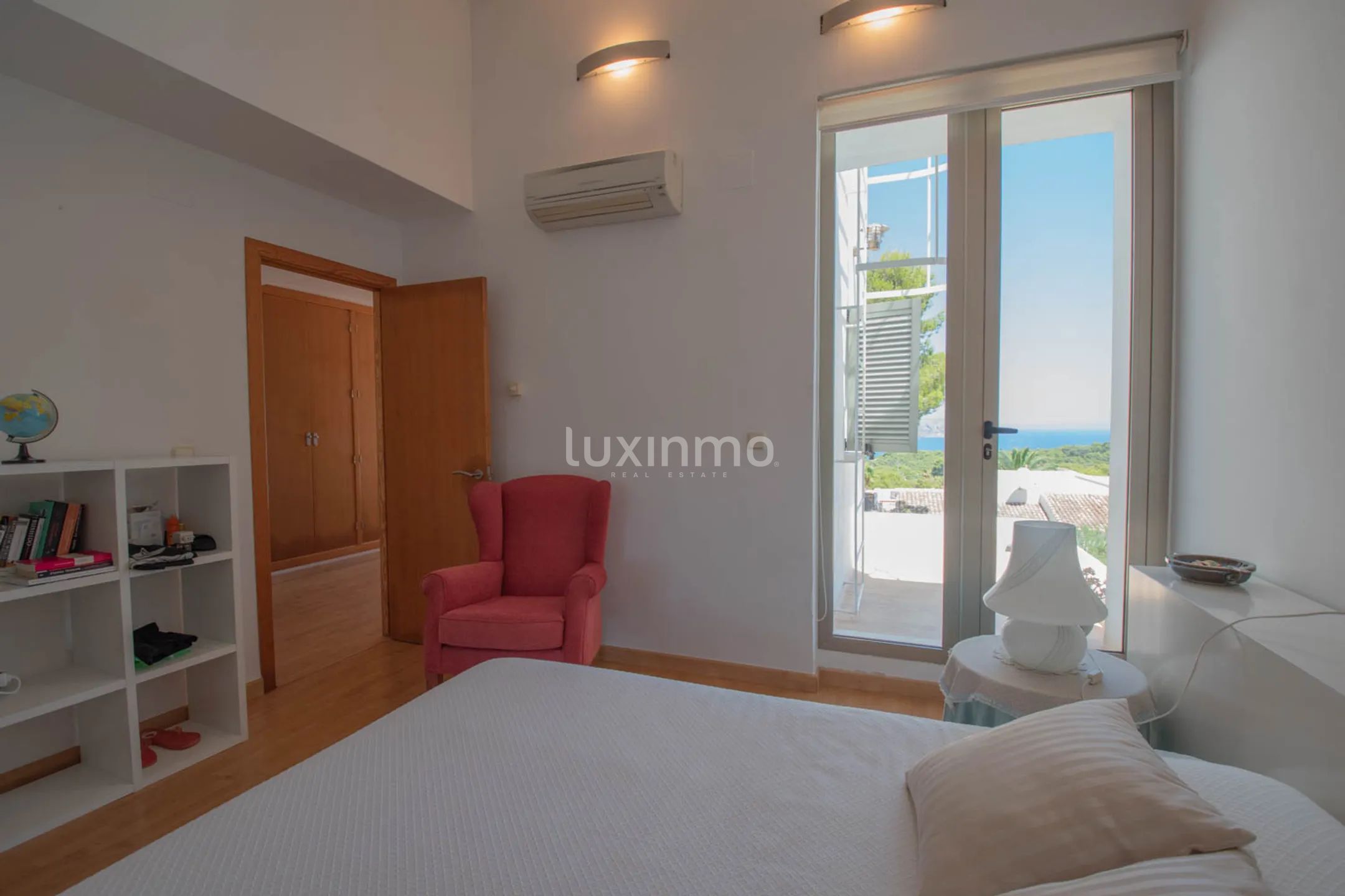 Villa with sea views in Javea — photo 26