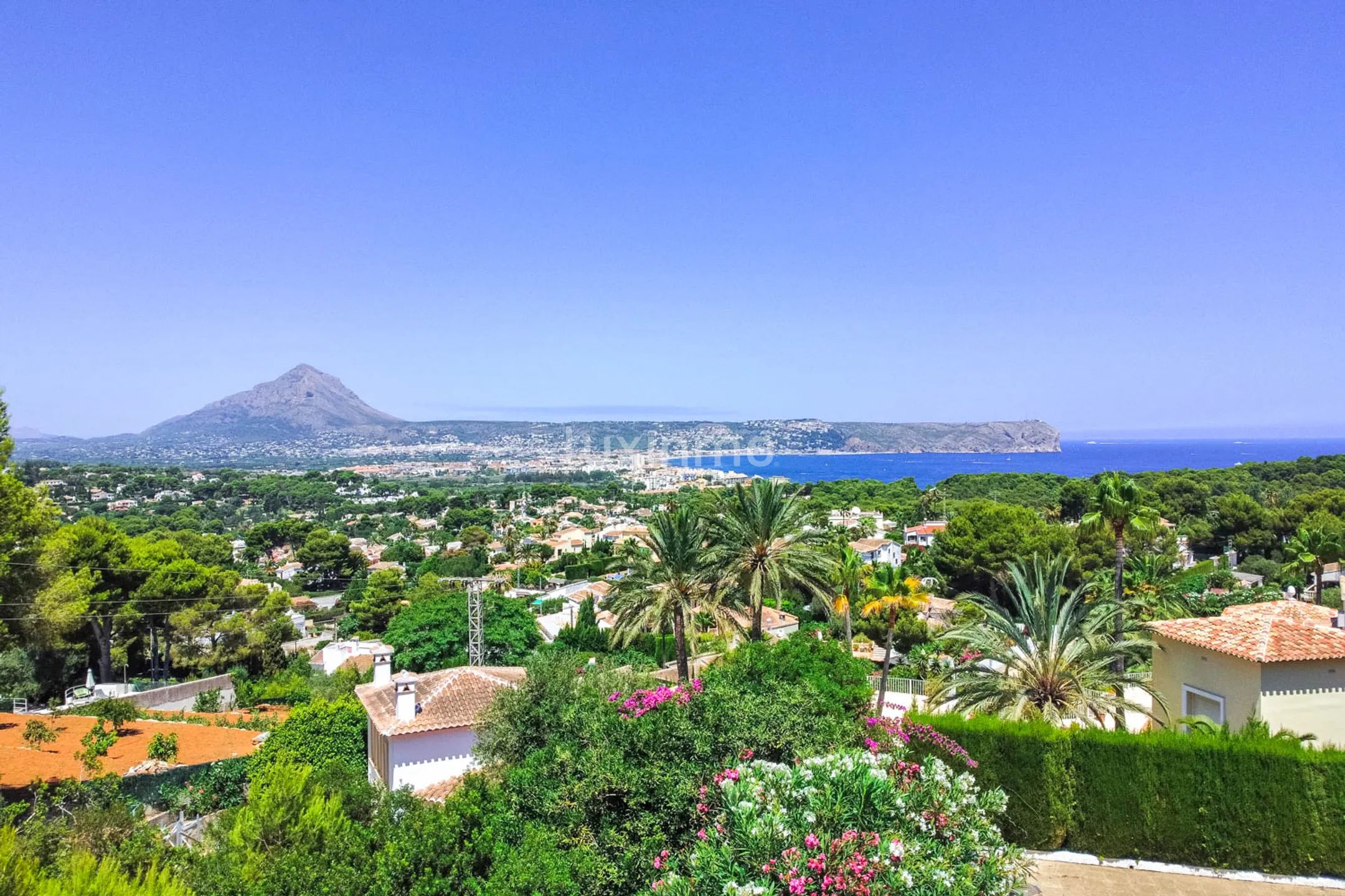 Villa with sea views in Javea — photo 43