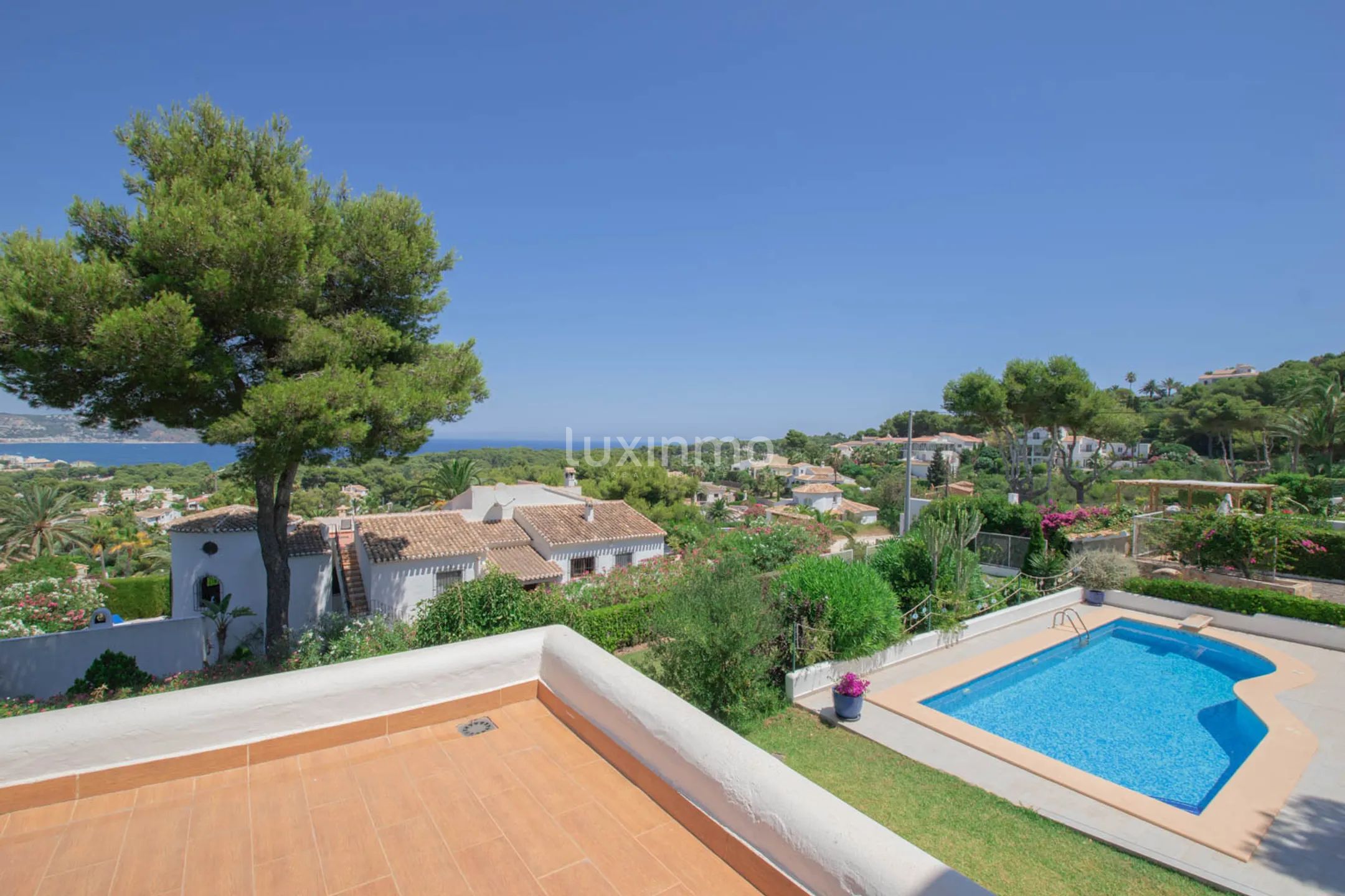 Villa with sea views in Javea — photo 36