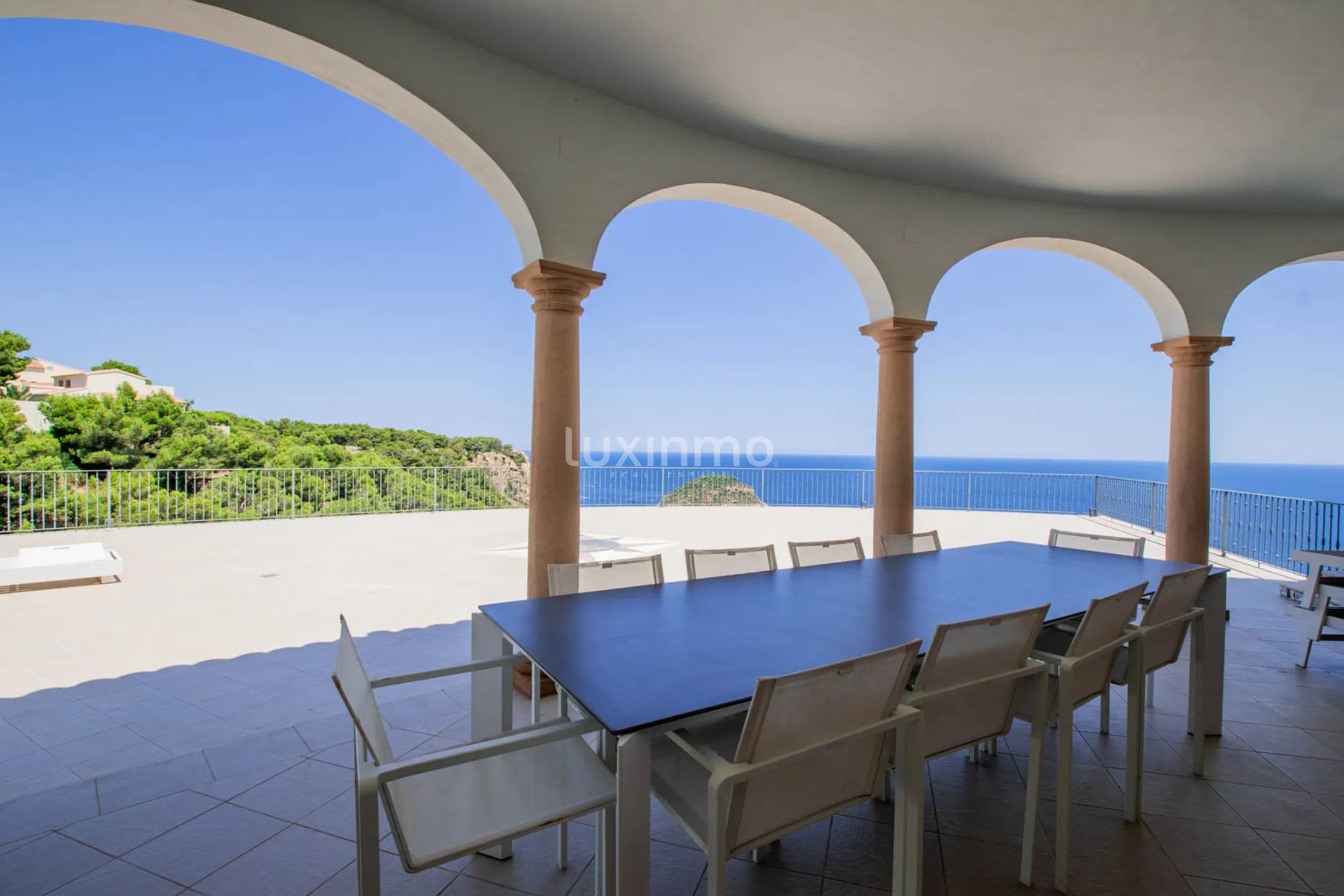 Luxurious mansion on the first sea line in Javea — photo 27