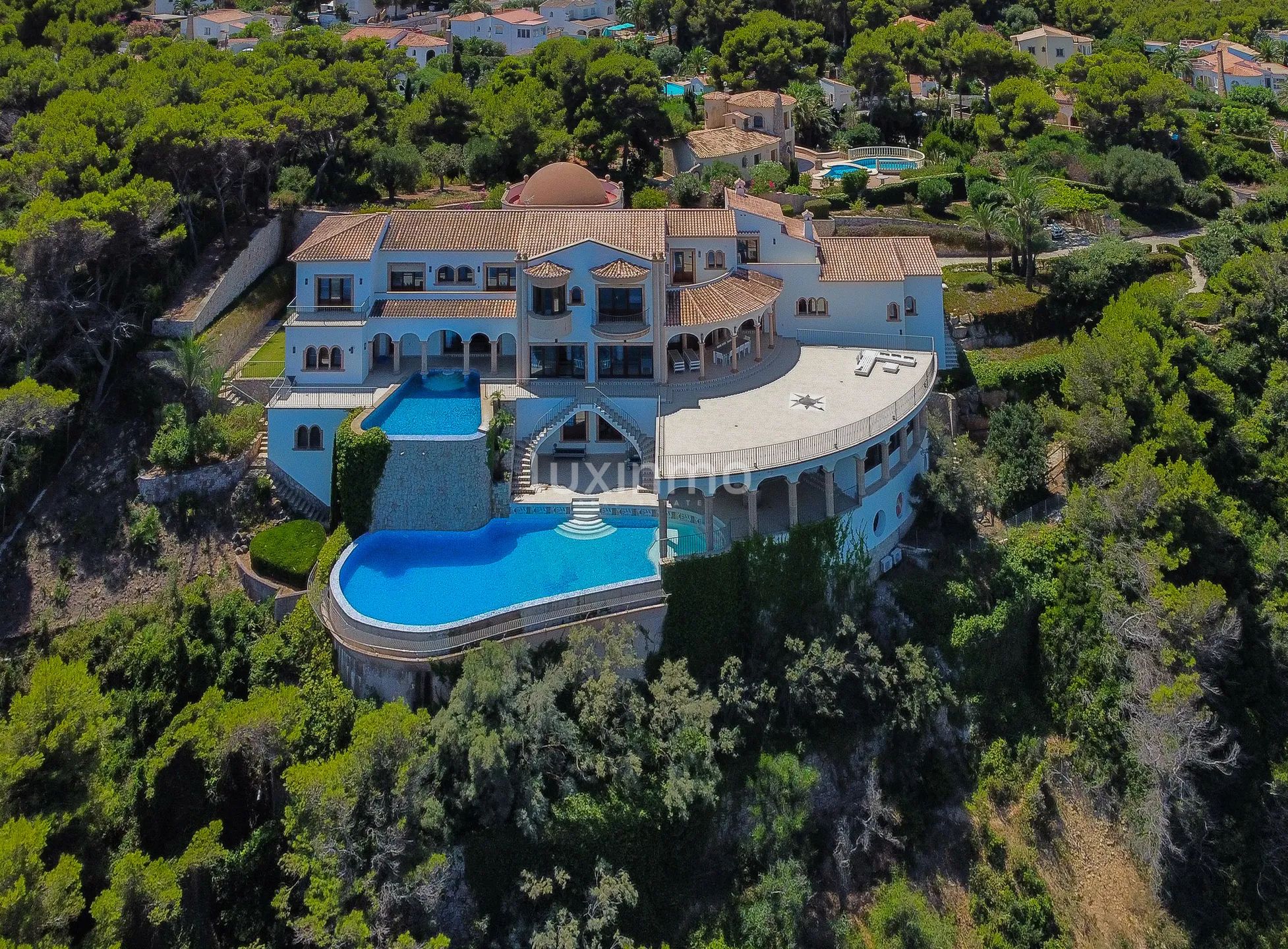 Luxurious mansion on the first sea line in Javea — photo 2