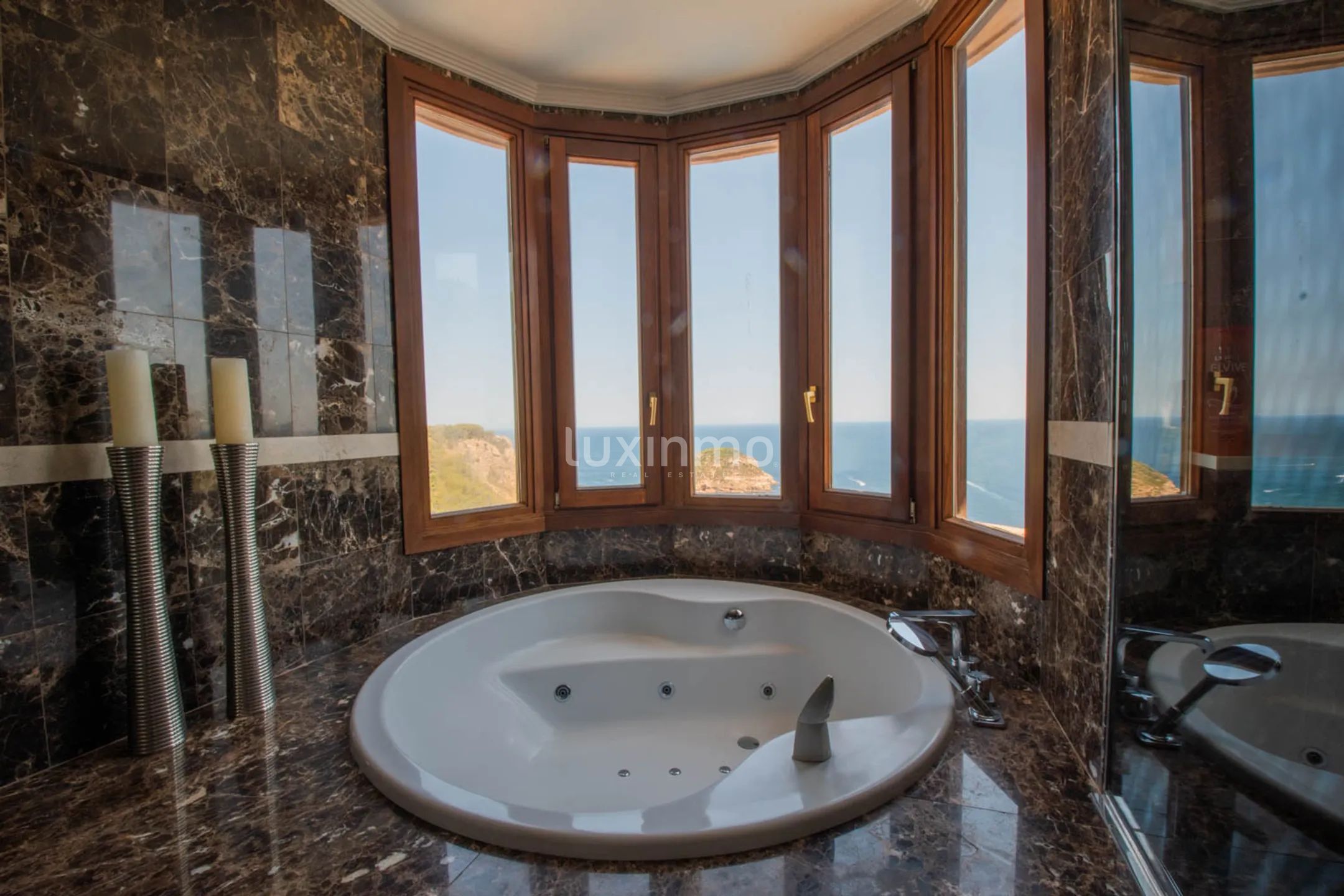 Luxurious mansion on the first sea line in Javea — photo 19