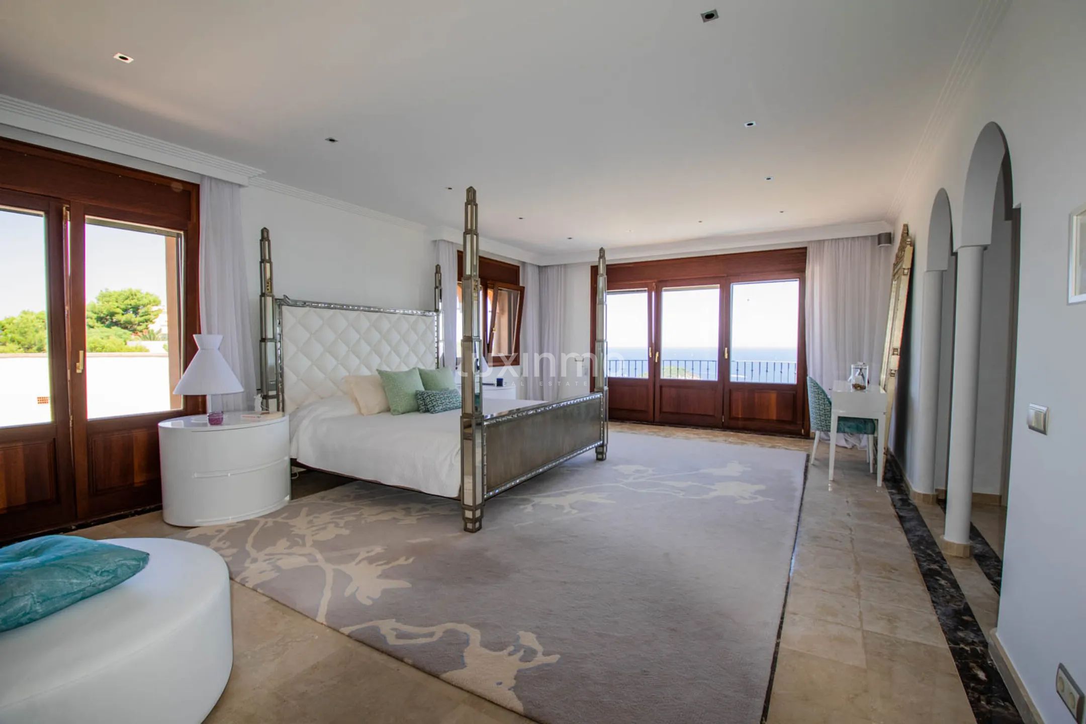 Luxurious mansion on the first sea line in Javea — photo 18