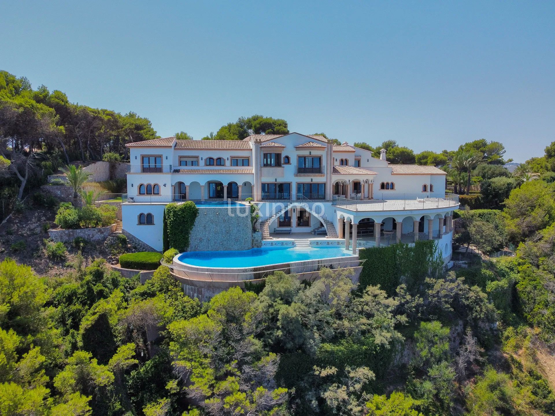 Luxurious mansion on the first sea line in Javea — photo 6