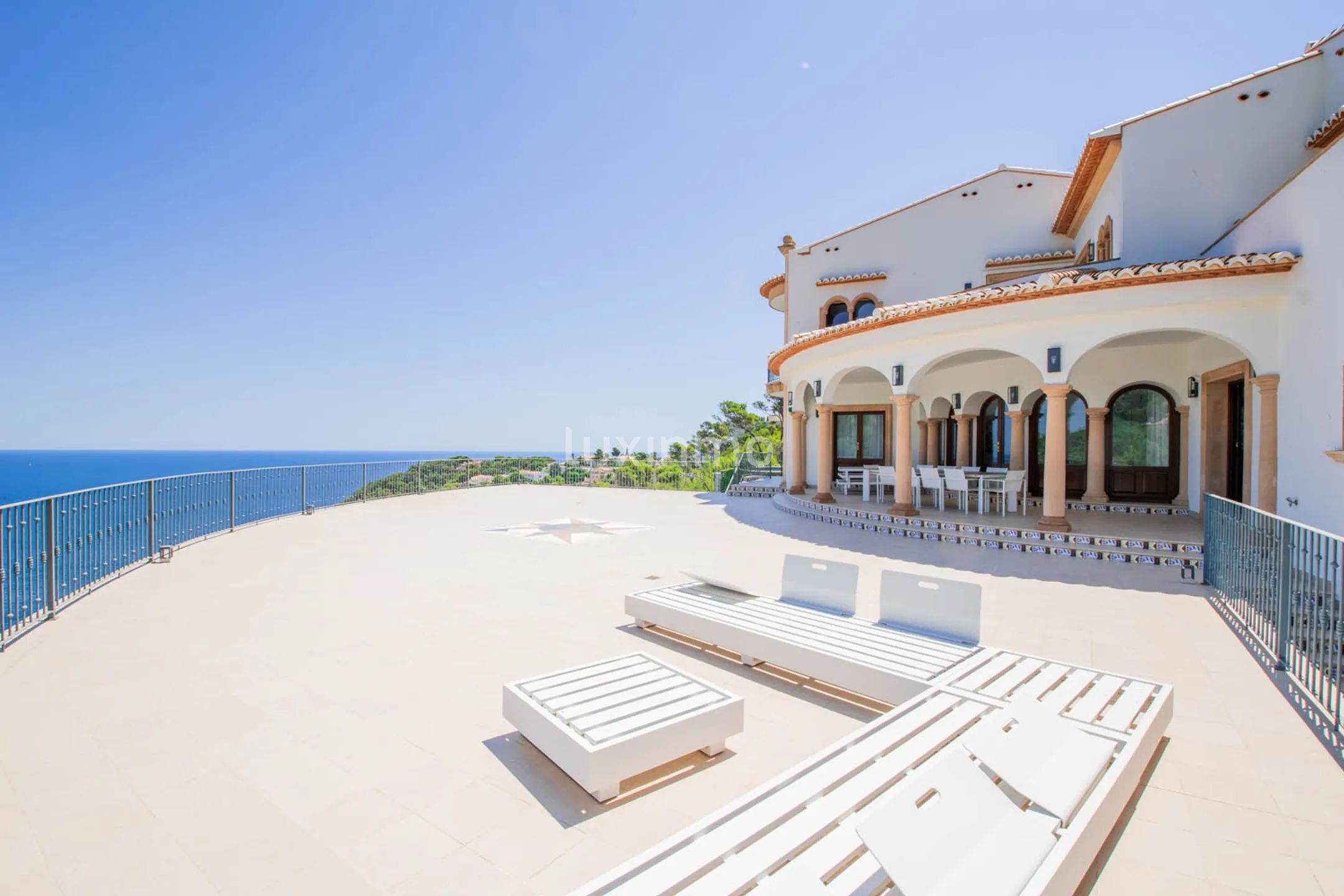 Luxurious mansion on the first sea line in Javea — photo 24