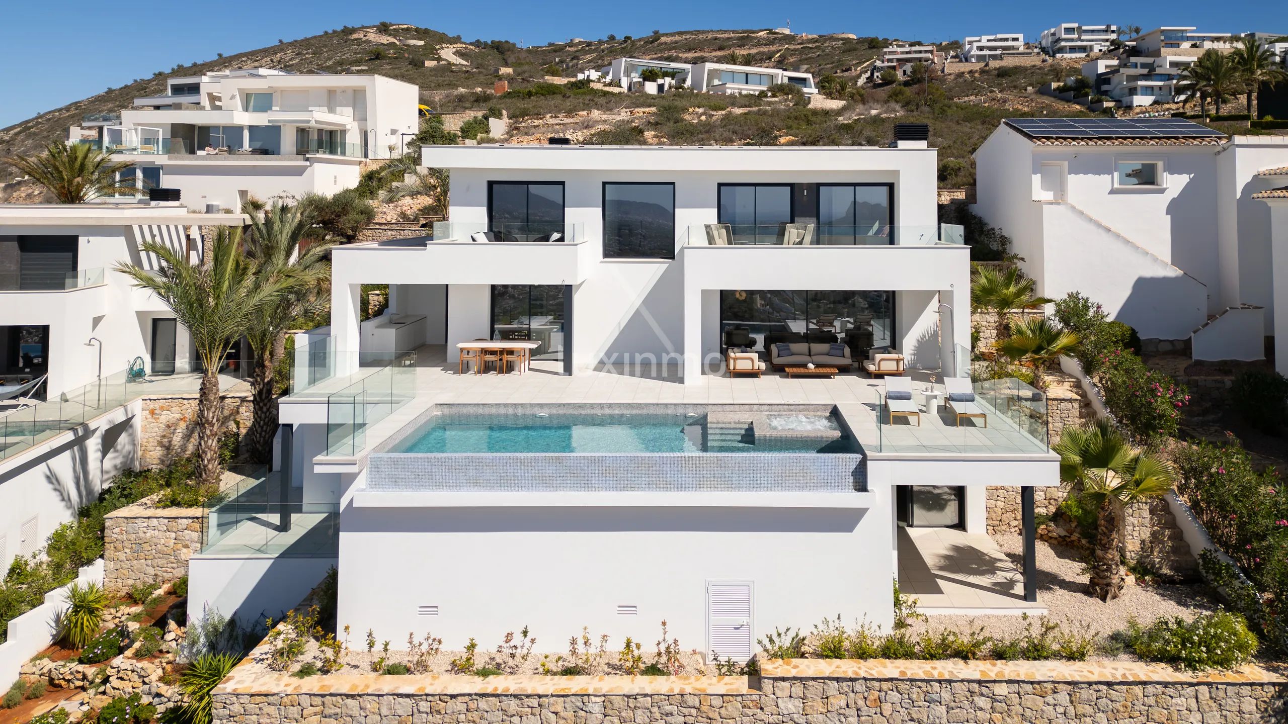 Luksusowa nowoczesna willa w prywatnym kompleksie pomiędzy Jávea i Moraira — photo 1