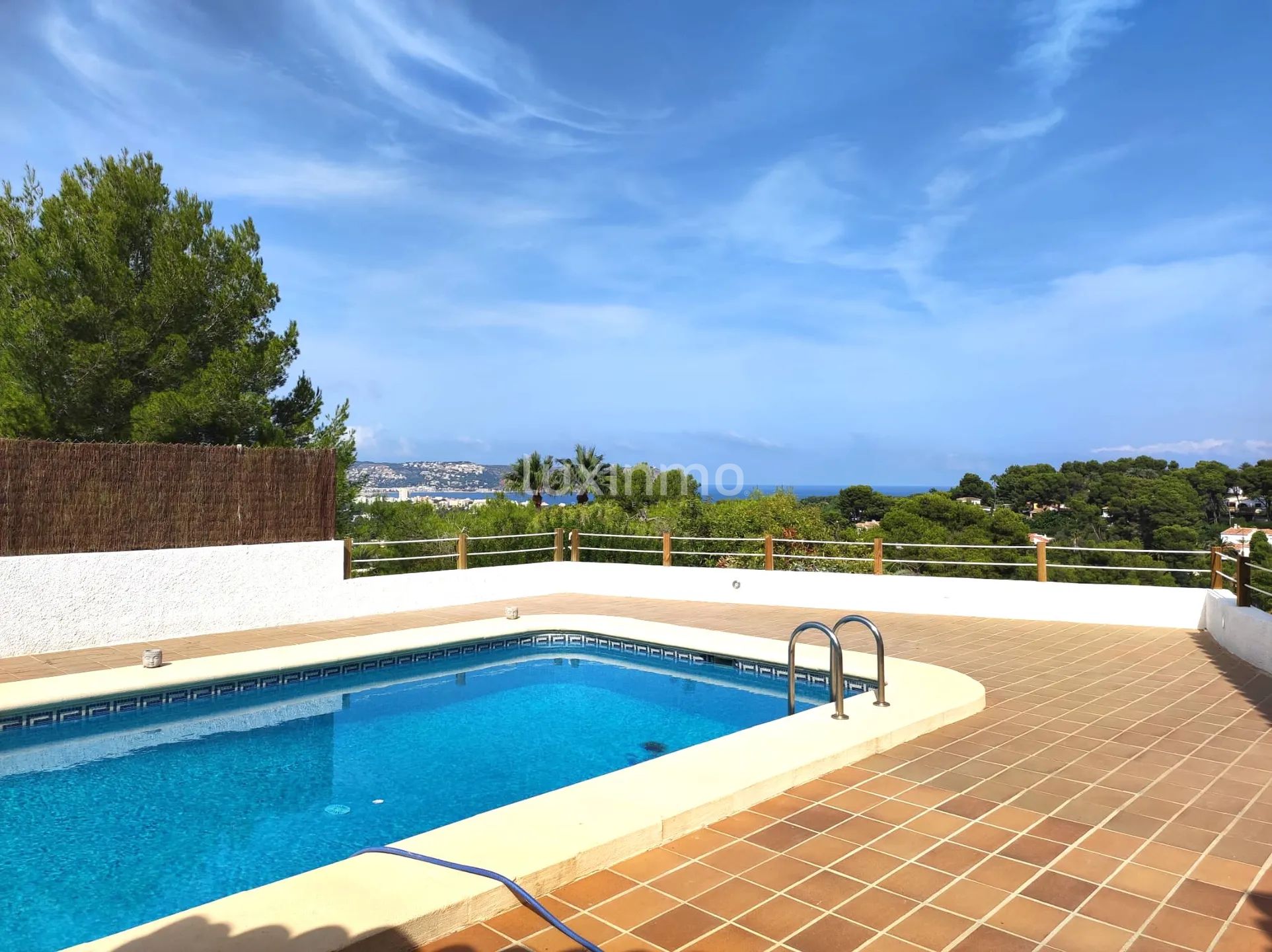 Wonderful villa with swimming pool and views for rent in Jávea — photo 24