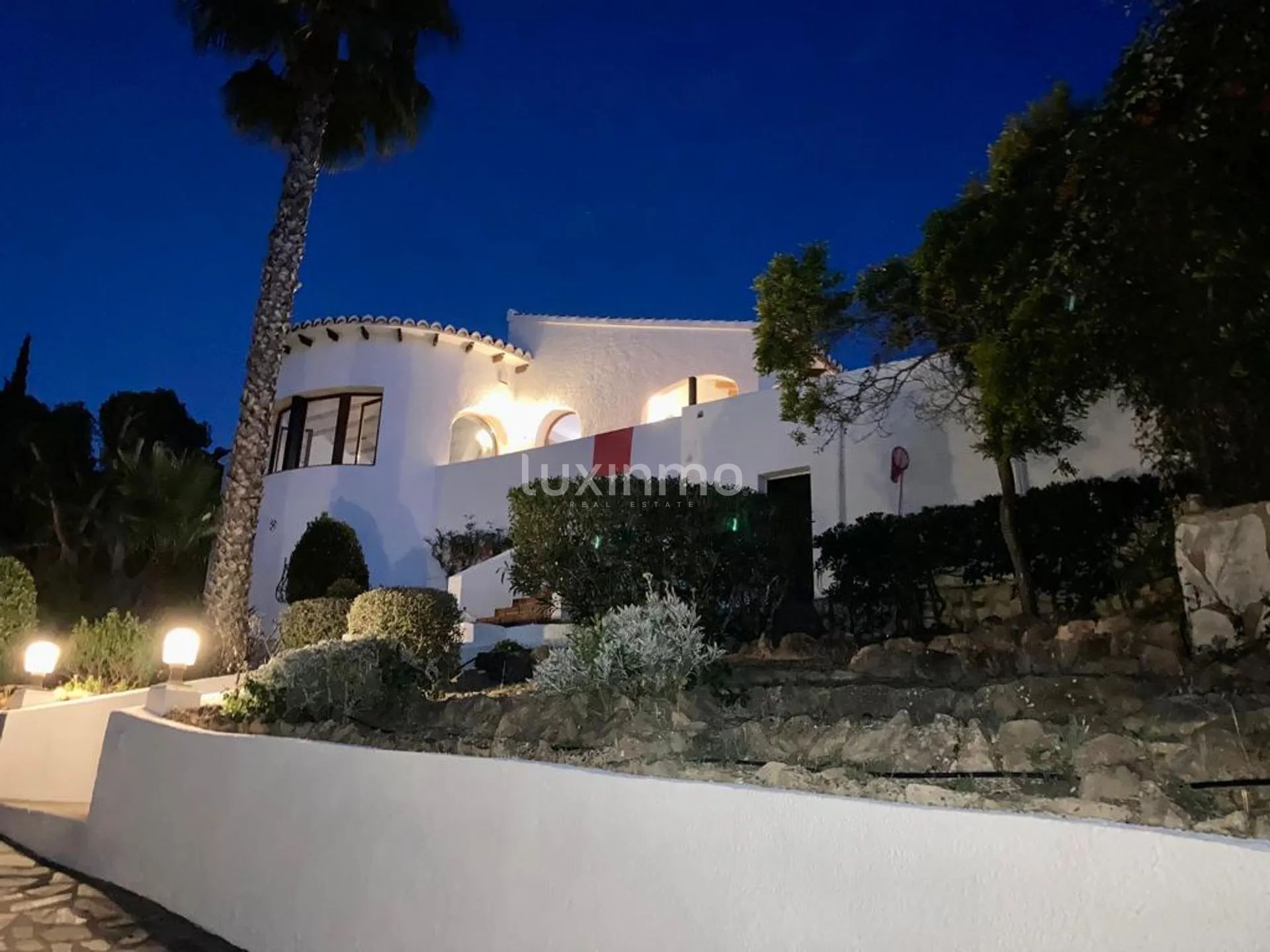 Wonderful villa with swimming pool and views for rent in Jávea — photo 2