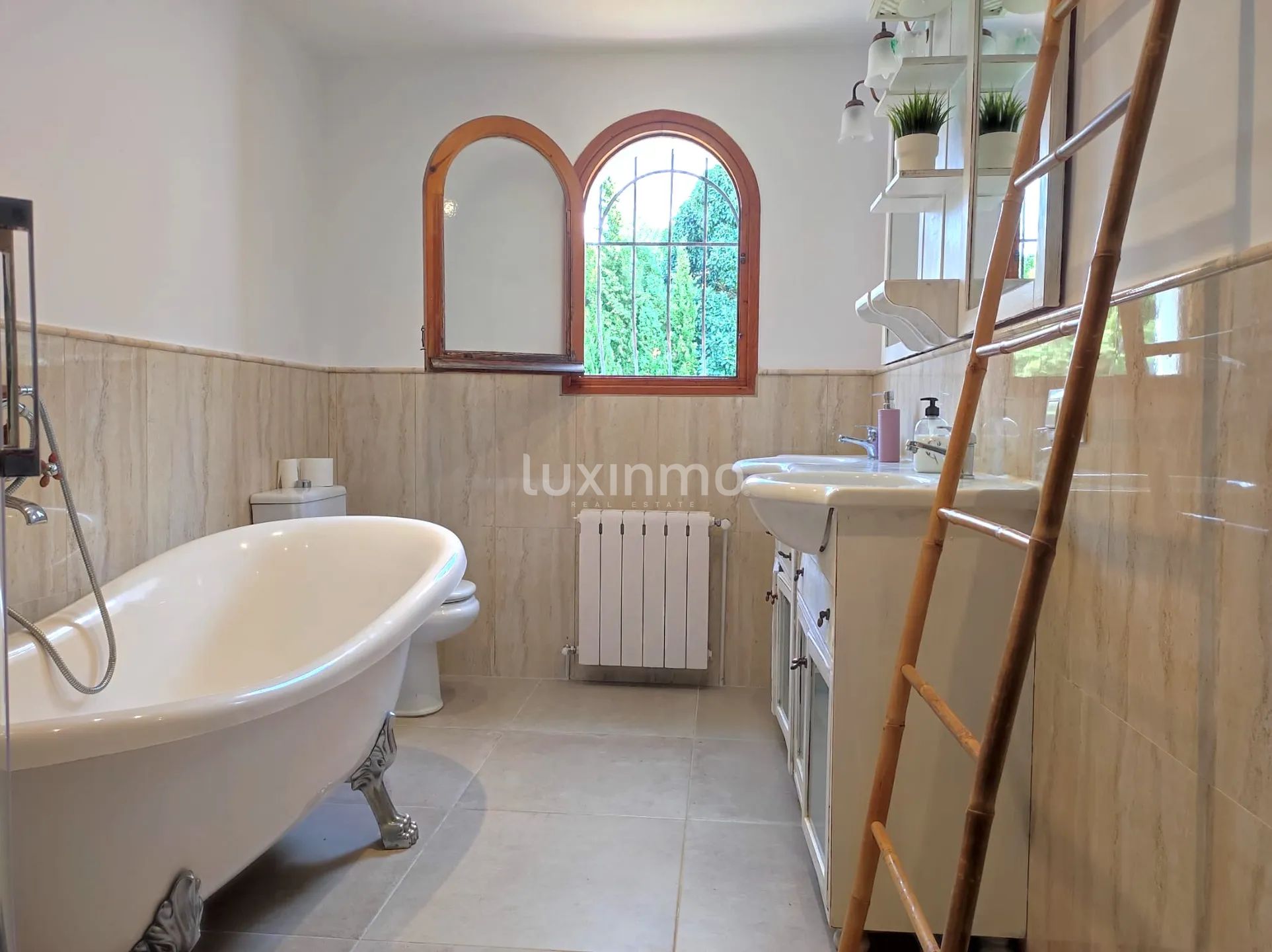 Wonderful villa with swimming pool and views for rent in Jávea — photo 15