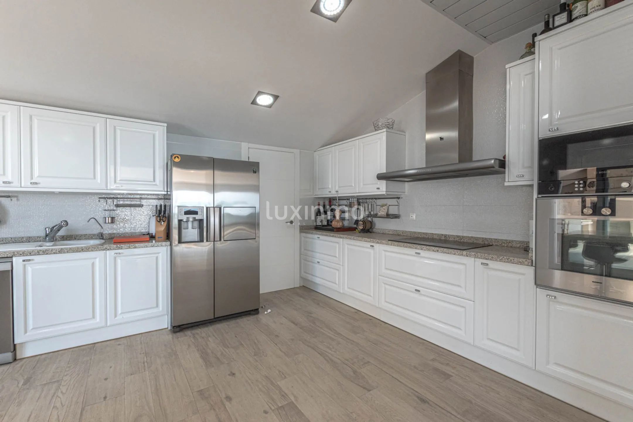 Penthouse with sea views for annual rent in Mascarat — photo 14