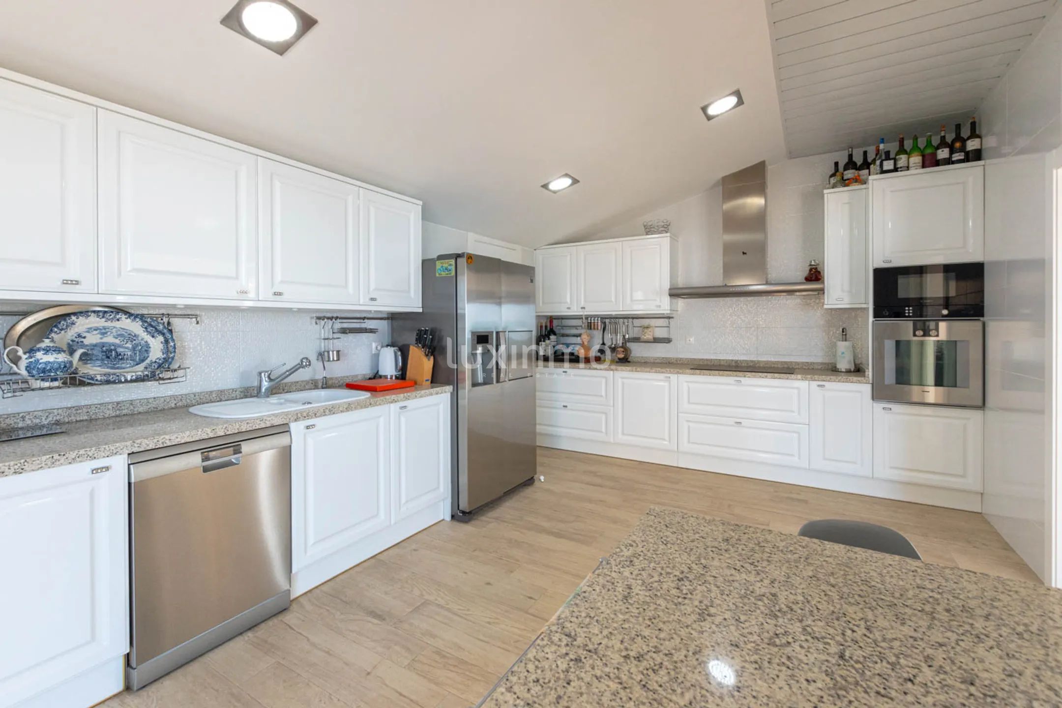Penthouse with sea views for annual rent in Mascarat — photo 15