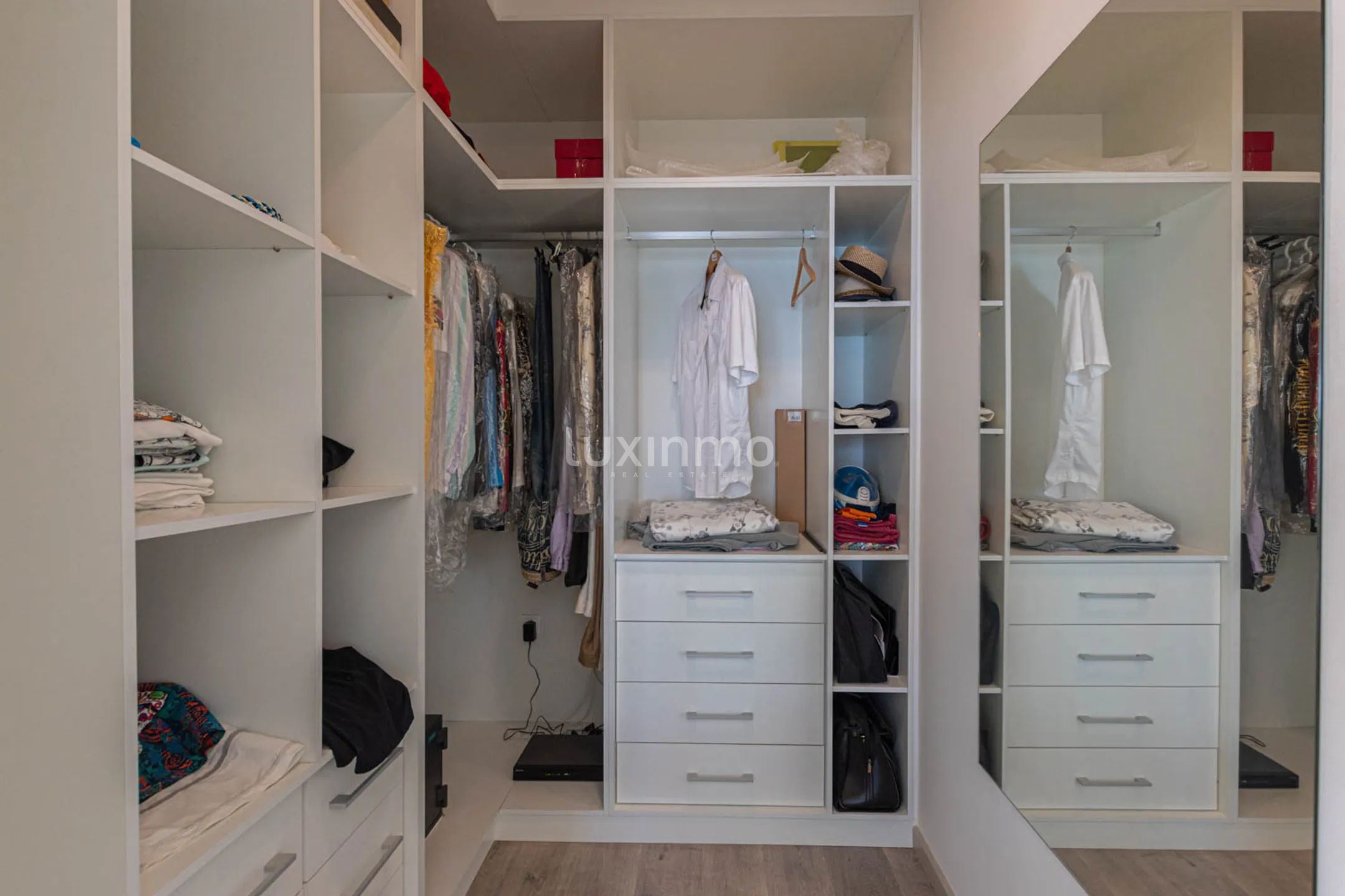 Penthouse with sea views for annual rent in Mascarat — photo 24