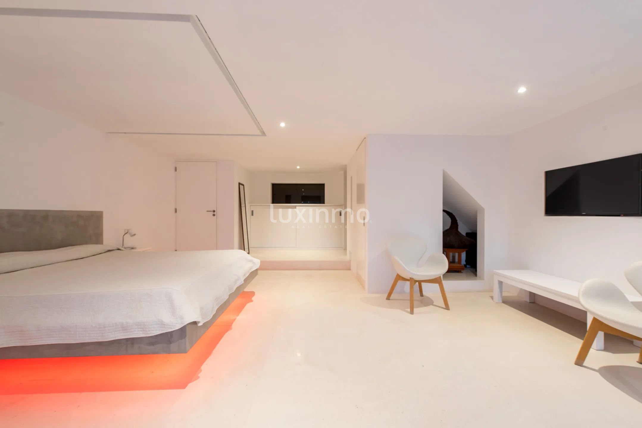 Впечатляющий, величественный, первоклассный дом в Кала Тарида — photo 21