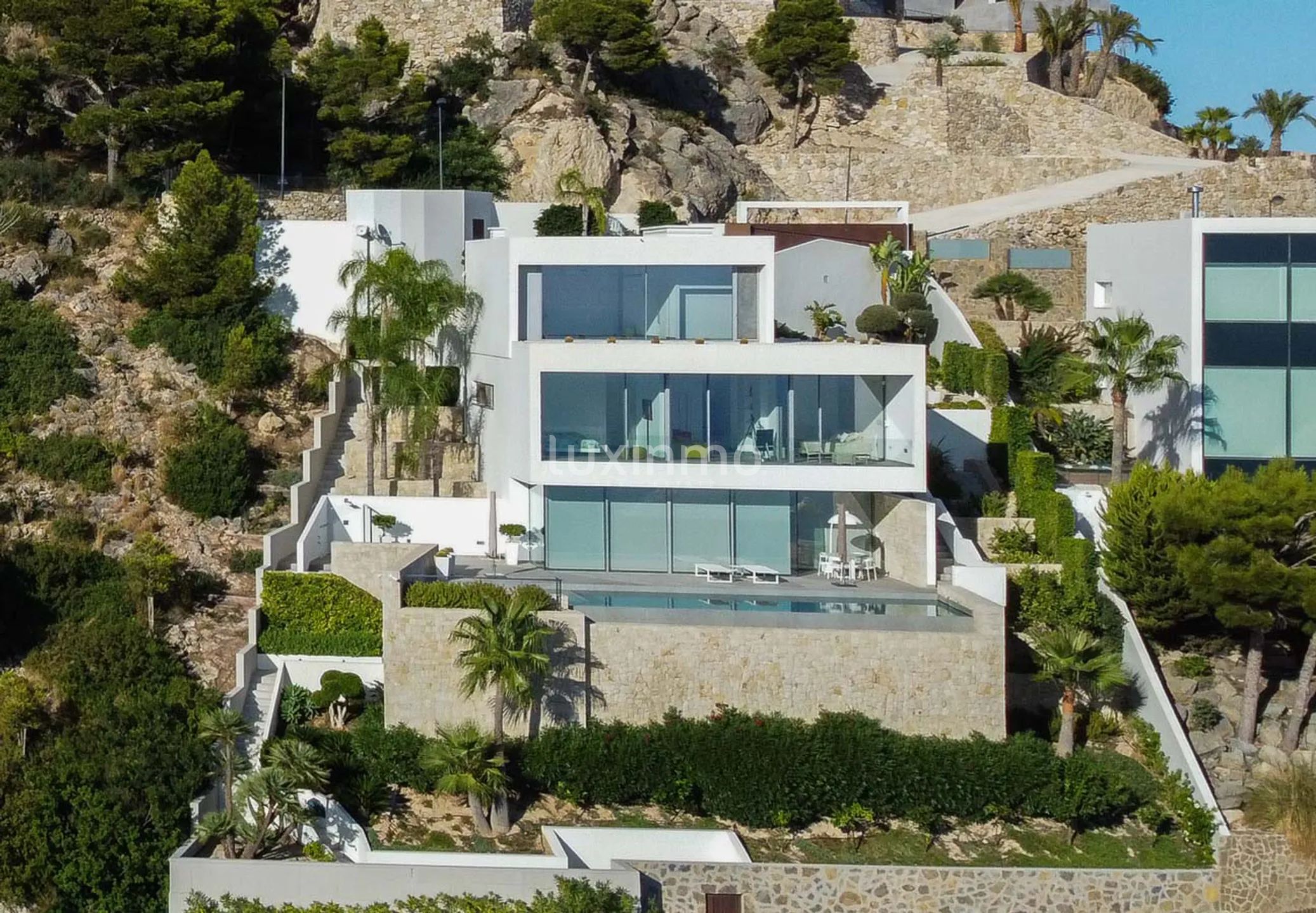 Moderna villa de lujo de nueva construcción en Mascarat con excepcionales vistas al mar y privacidad — photo 1