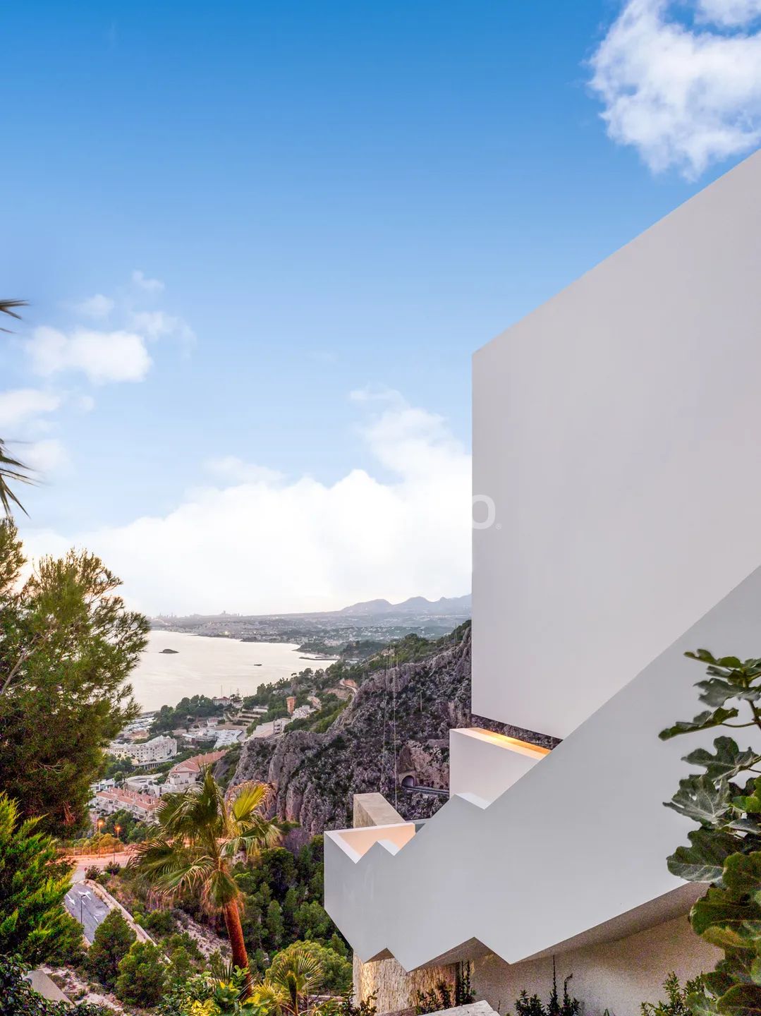 Moderna villa de lujo de nueva construcción en Mascarat con excepcionales vistas al mar y privacidad — photo 12