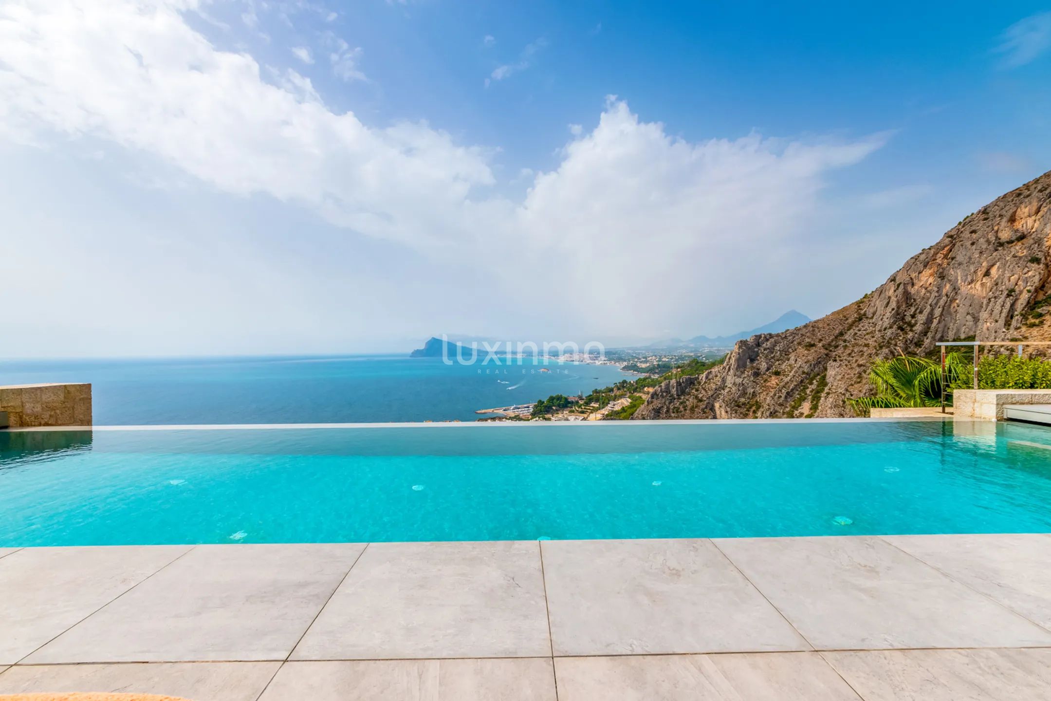 Moderna villa de lujo de nueva construcción en Mascarat con excepcionales vistas al mar y privacidad — photo 7
